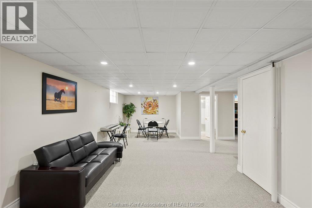 Photo 32 of 154 Semenyn Avenue Unit 24, Chatham ON
