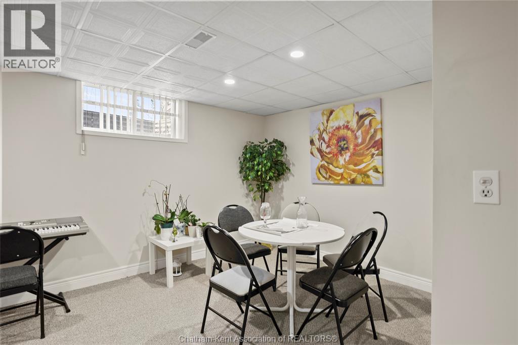 Photo 47 of 154 Semenyn Avenue Unit 24, Chatham ON