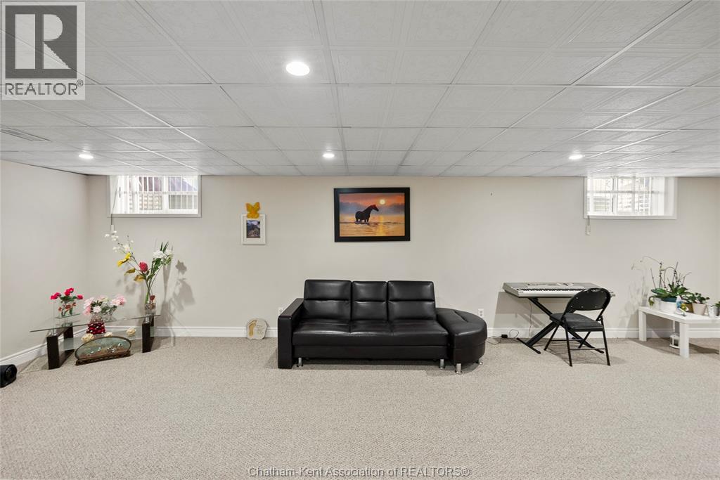 Photo 17 of 154 Semenyn Avenue Unit 24, Chatham ON