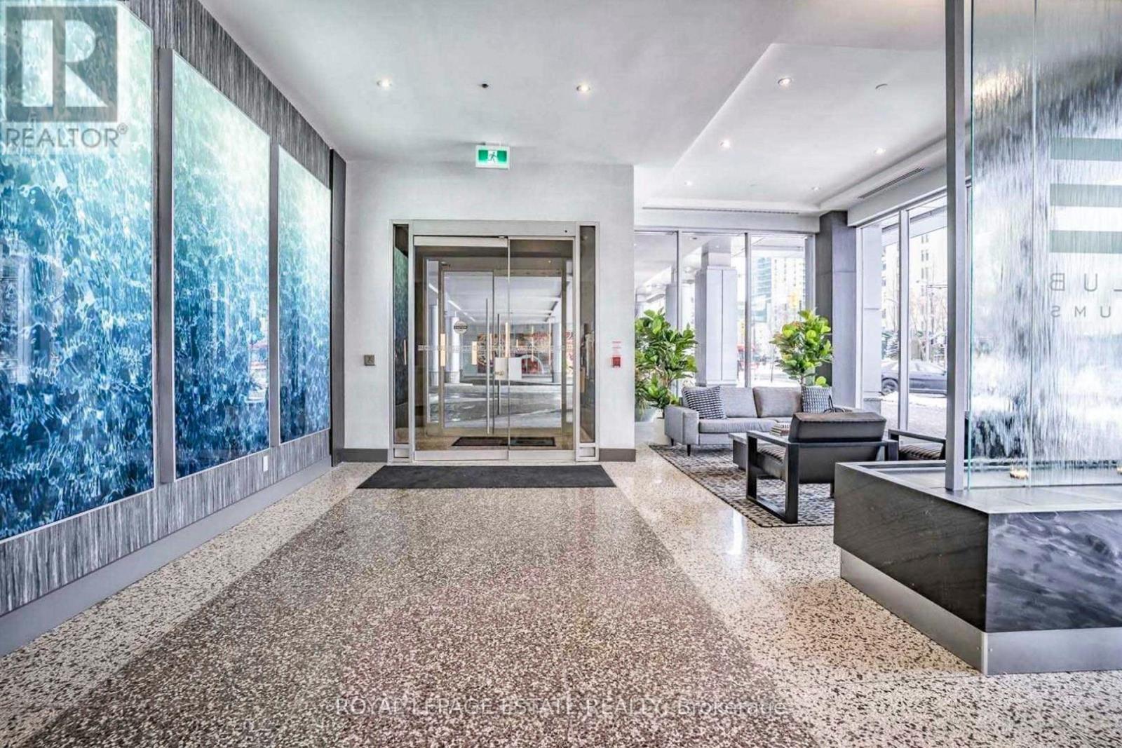 Photo 5 of 402 218 Queens Quay W, Toronto ON