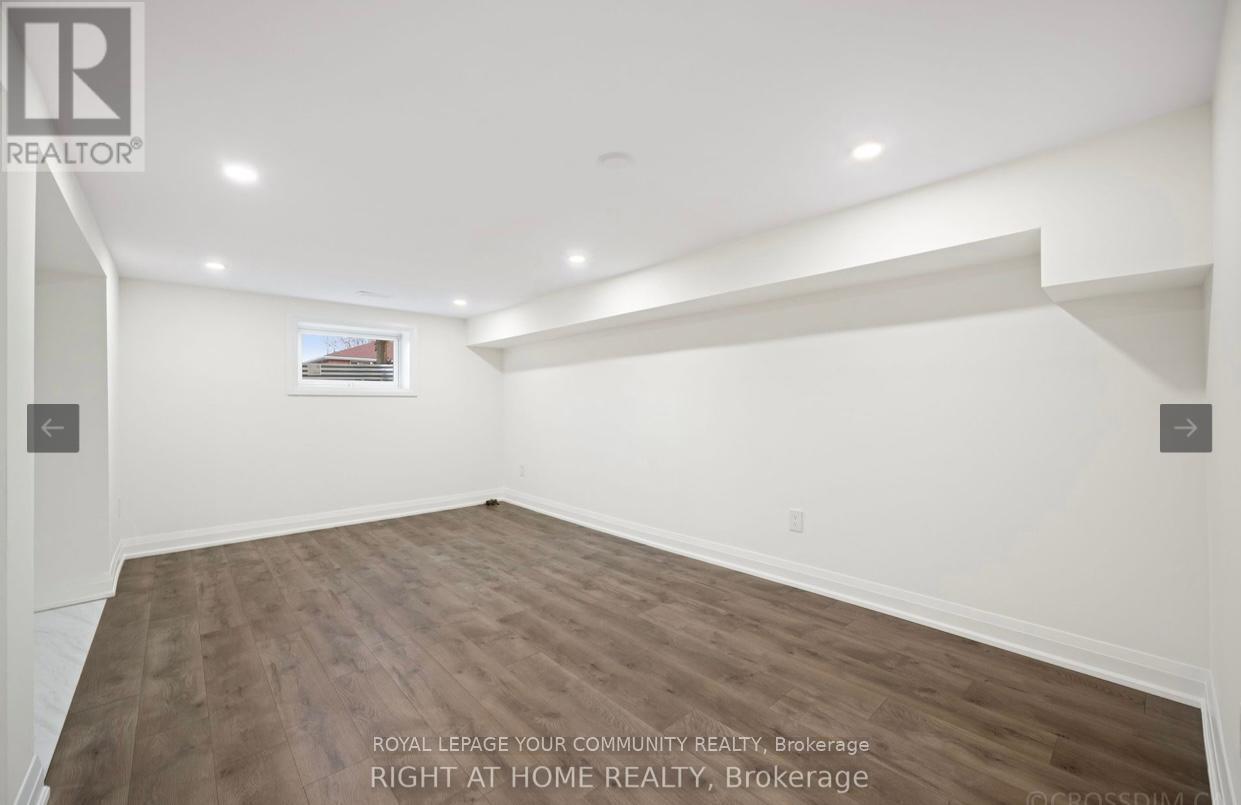 Photo 20 of 139 Septonne Avenue, Newmarket ON