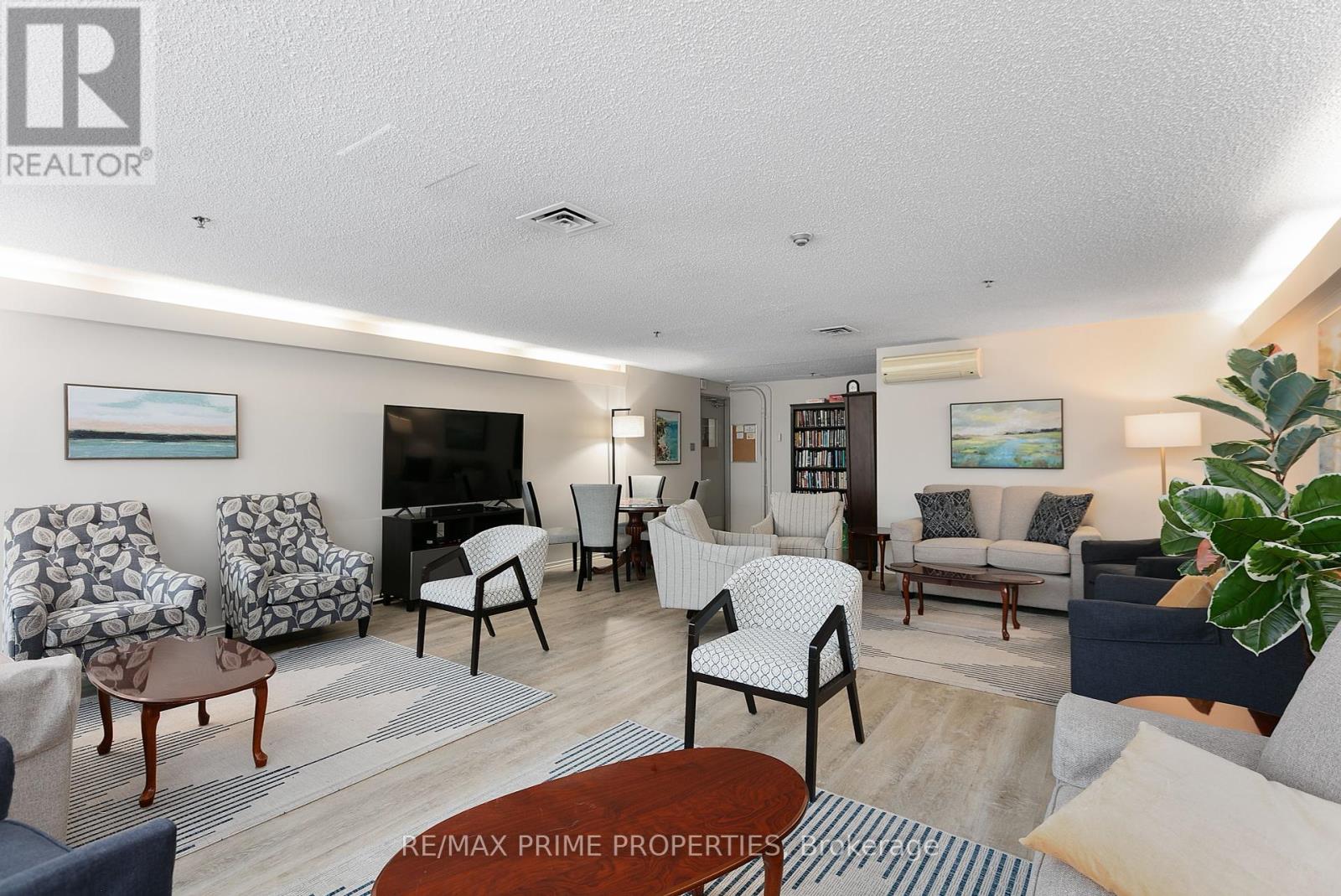 Photo 31 of 1603 1081 Ambleside Drive, Ottawa ON