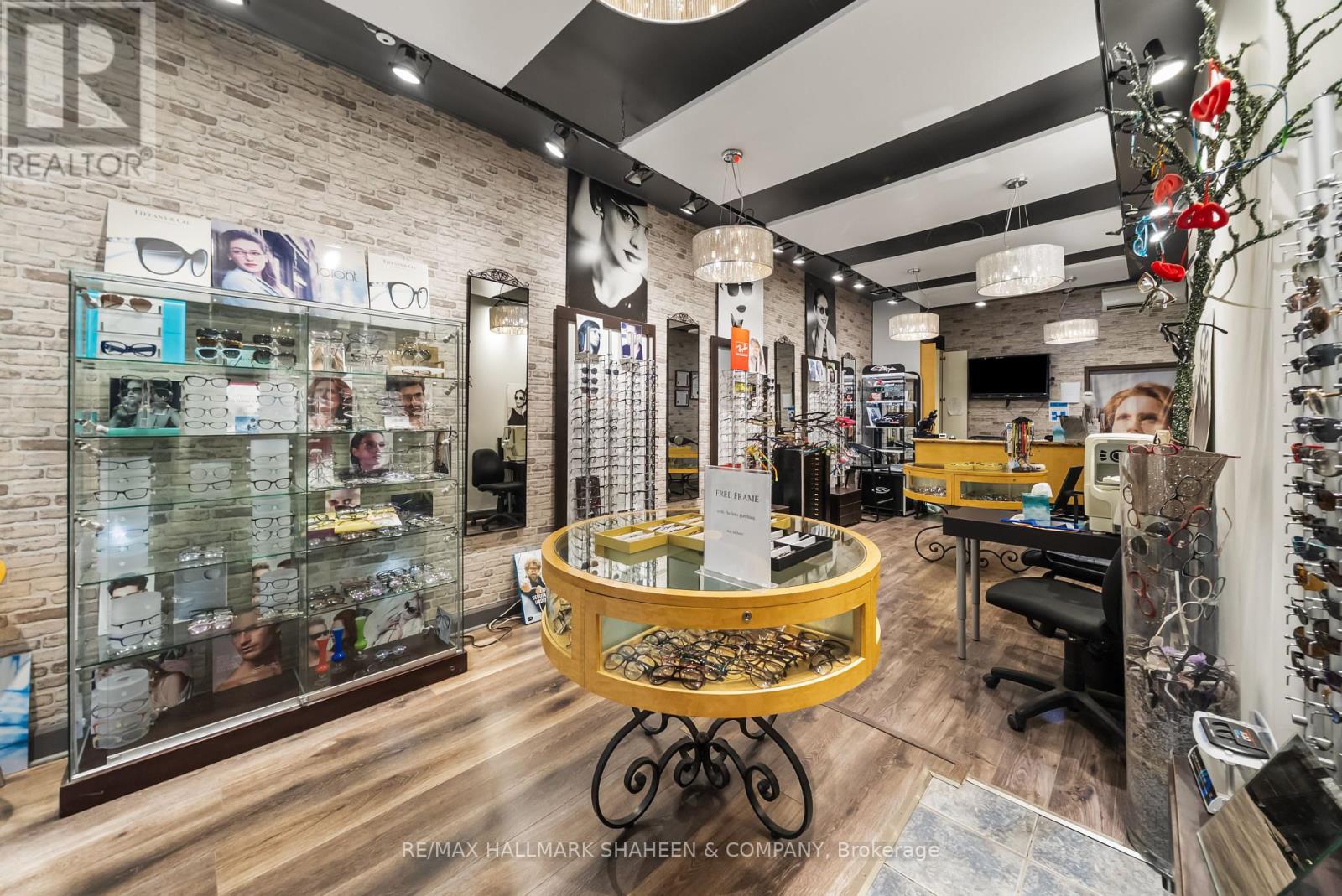 Photo 10 of 1126 Eglinton Avenue W, Toronto ON