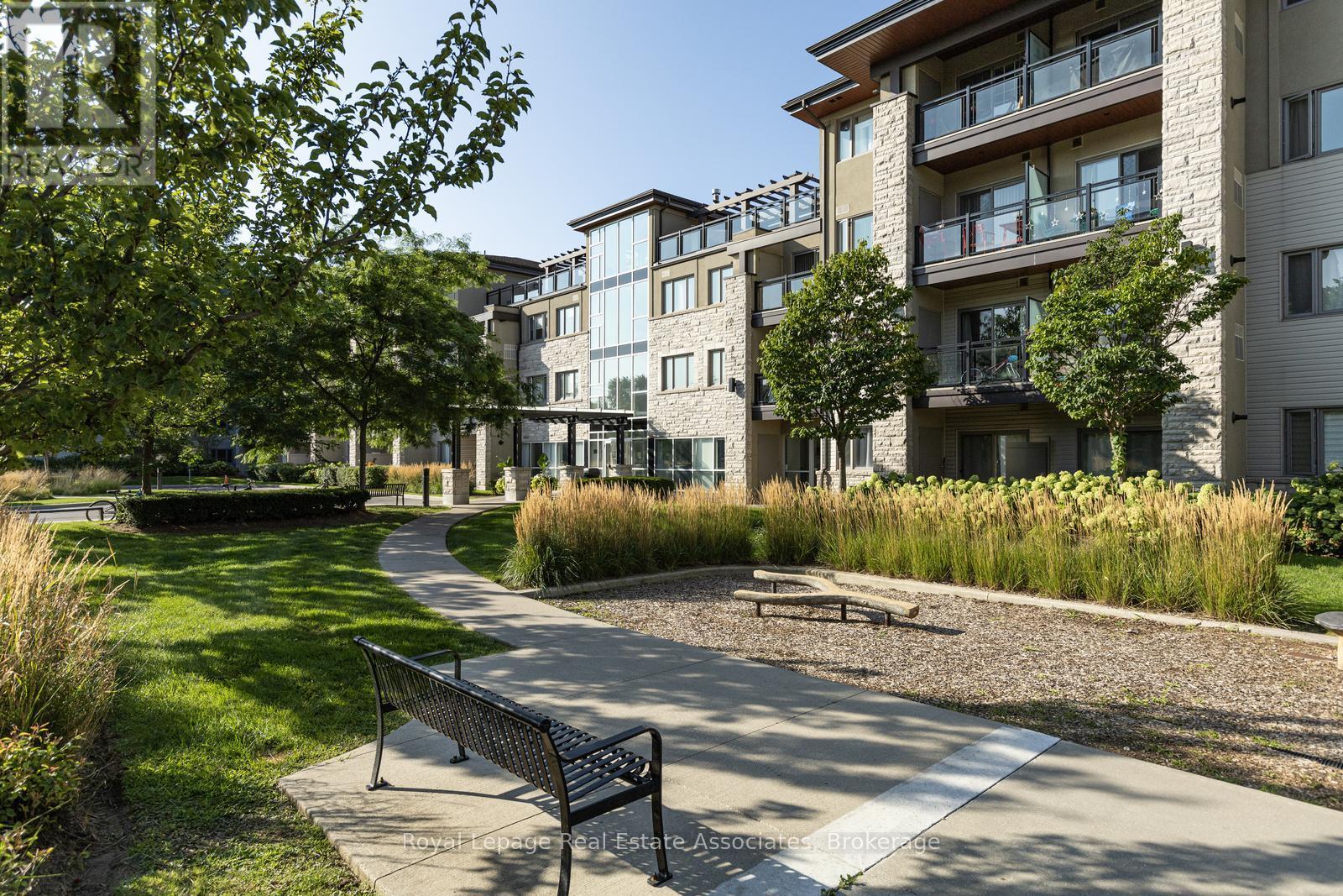 Photo 1 of 325 570 Lolita Gardens, Mississauga ON