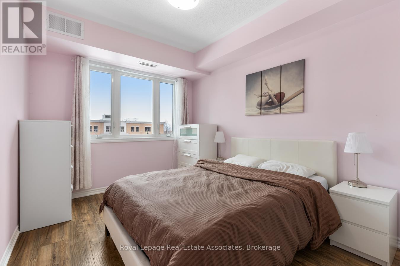 Photo 16 of 325 570 Lolita Gardens, Mississauga ON