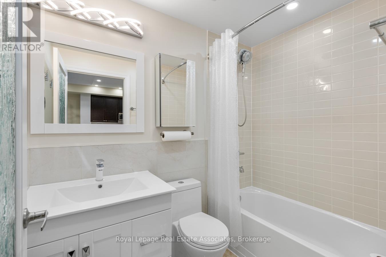 Photo 19 of 325 570 Lolita Gardens, Mississauga ON