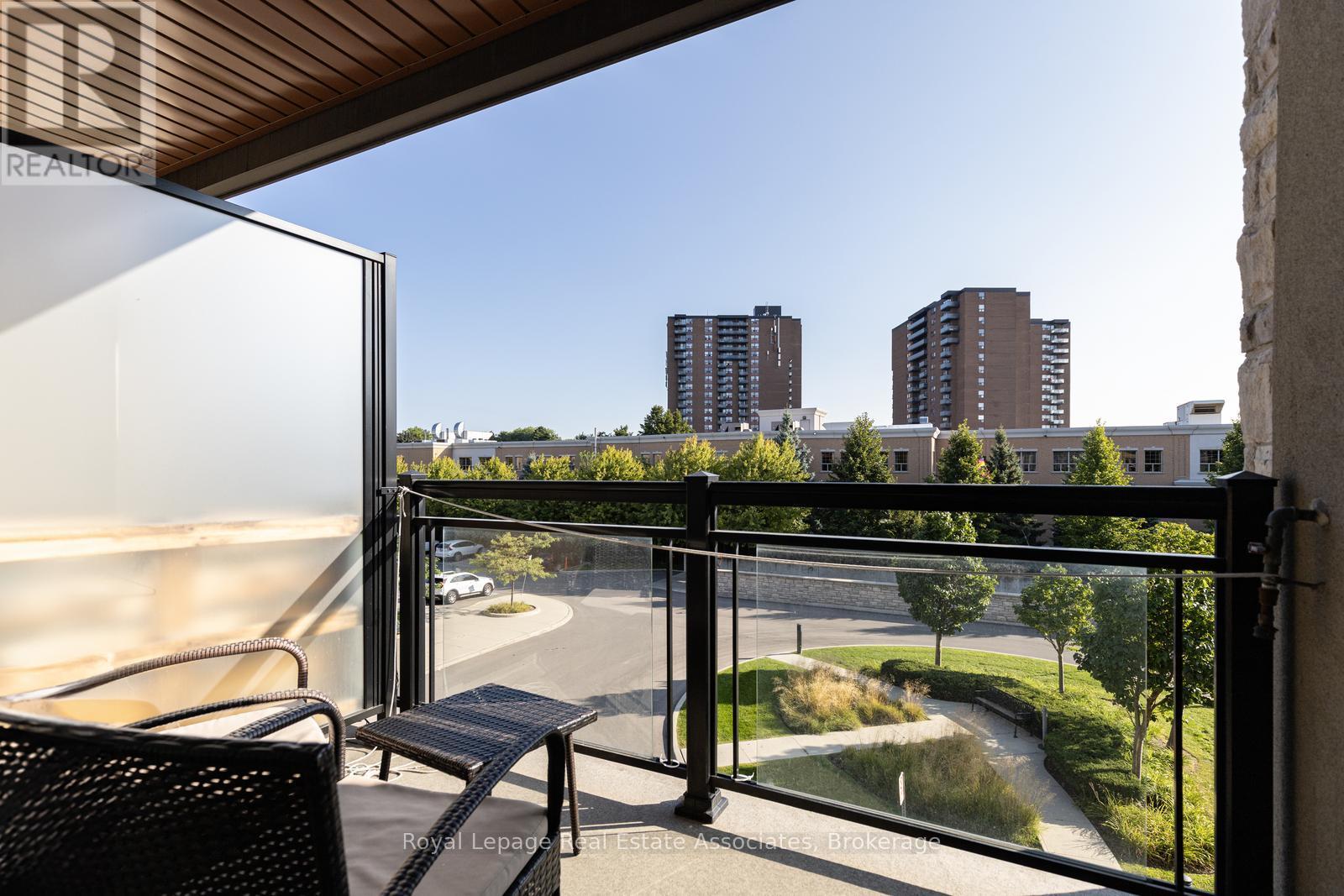 Photo 21 of 325 570 Lolita Gardens, Mississauga ON