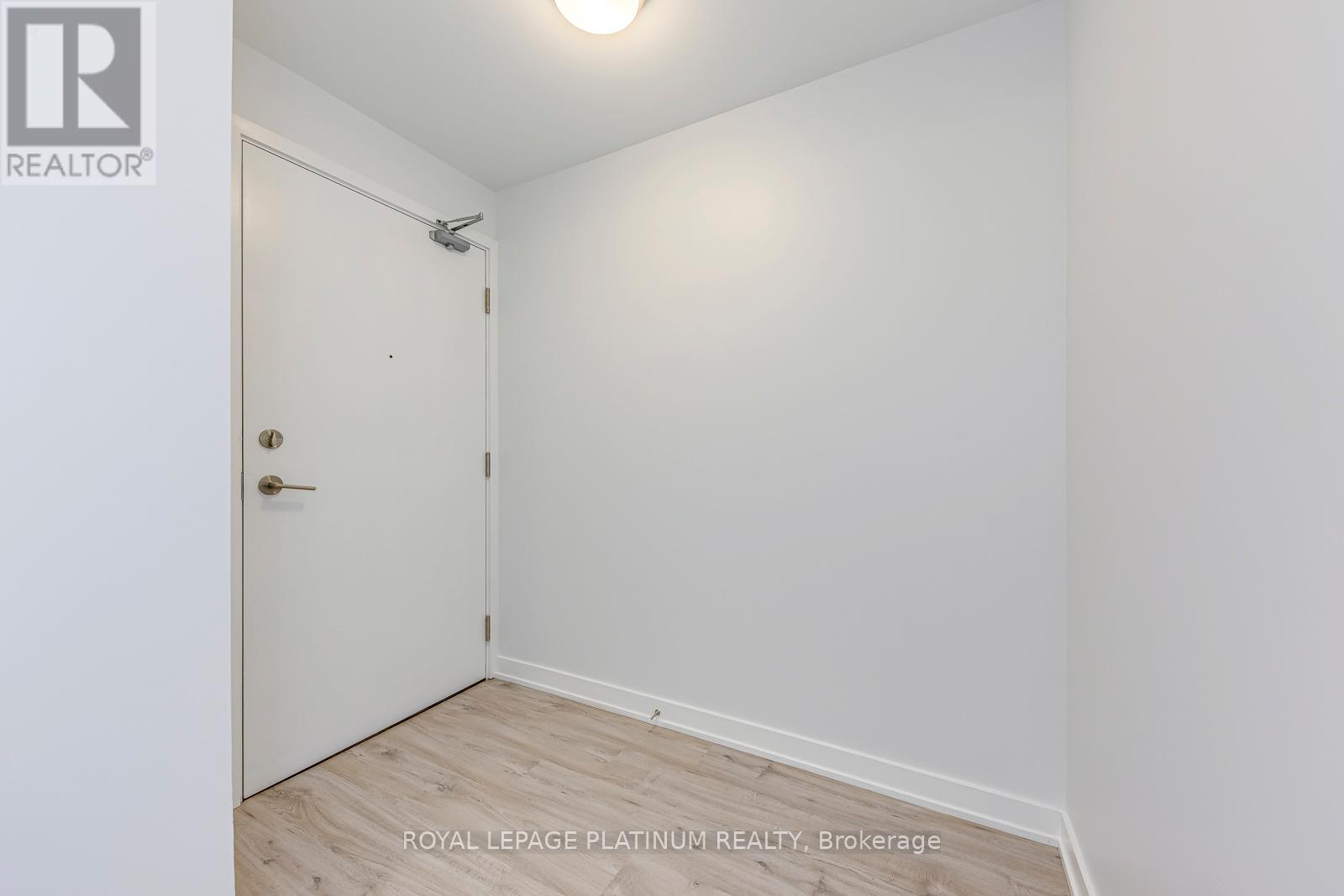 Photo 15 of 216 3005 Pine Glen Road, Oakville ON