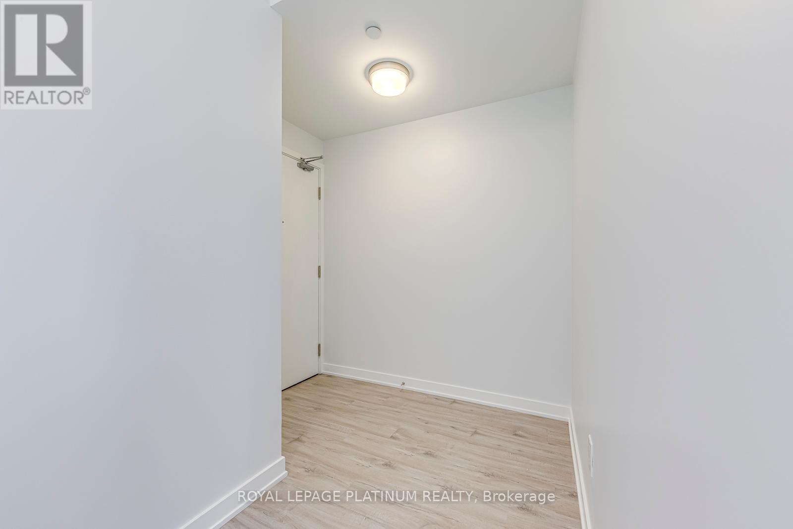 Photo 16 of 216 3005 Pine Glen Road, Oakville ON