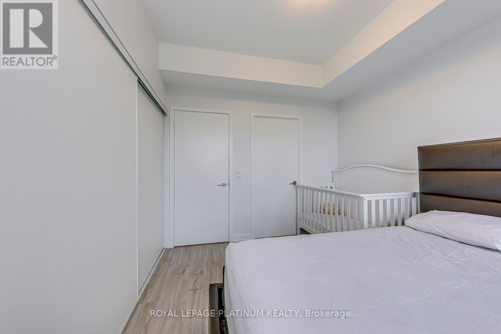 Photo 31 of 216 3005 Pine Glen Road, Oakville ON