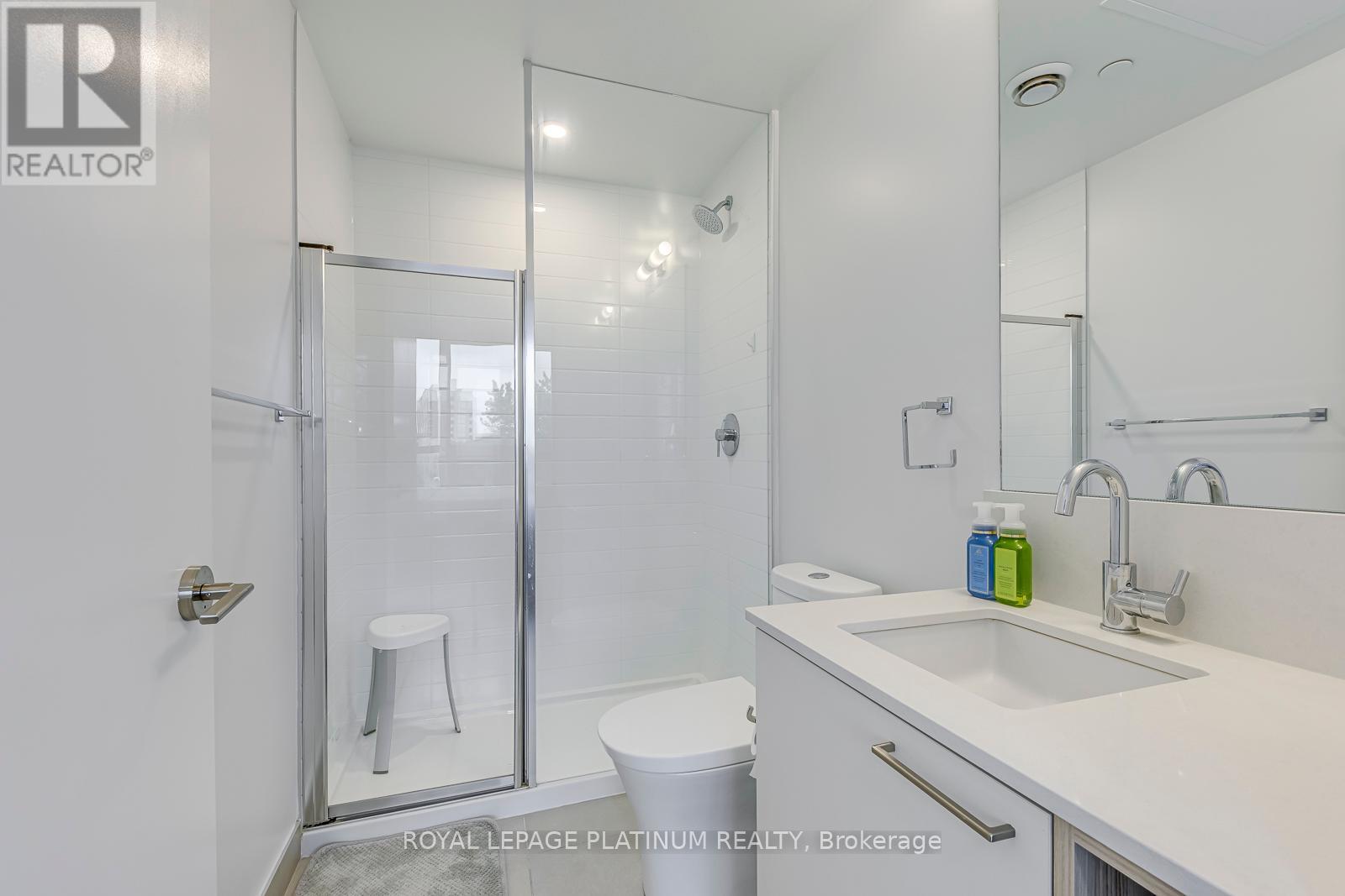 Photo 32 of 216 3005 Pine Glen Road, Oakville ON