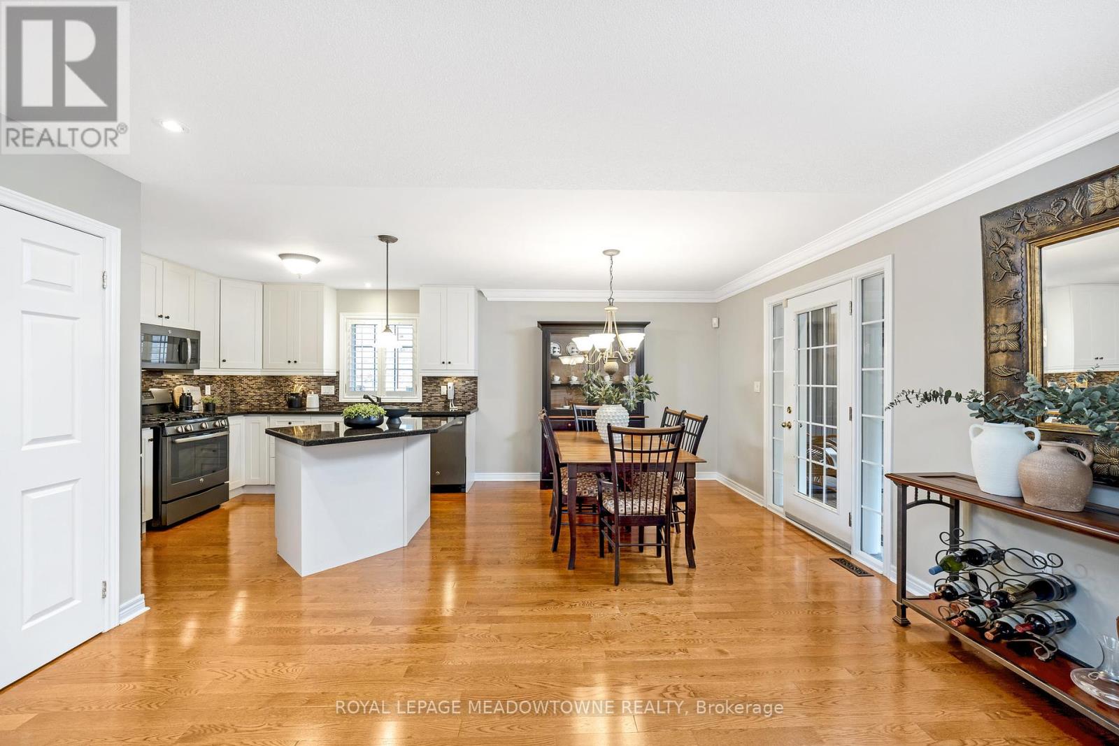 Photo 10 of 241 Ledwith Drive, Milton ON