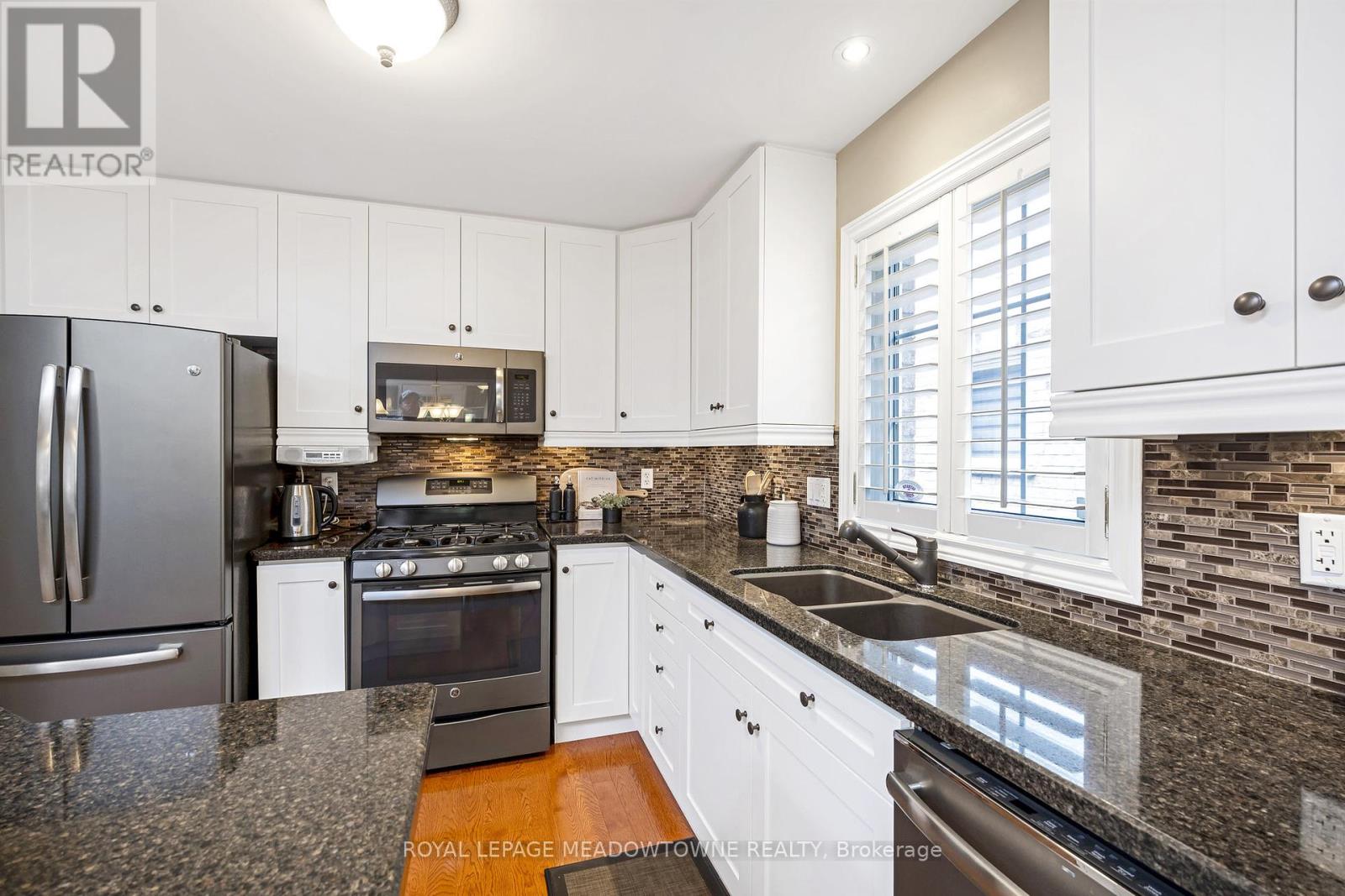 Photo 12 of 241 Ledwith Drive, Milton ON