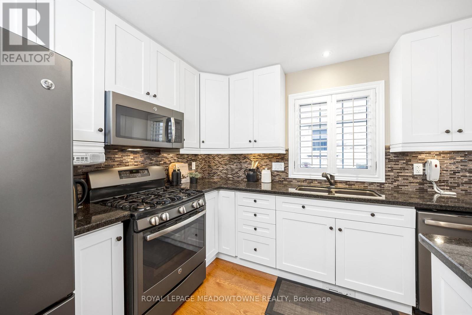 Photo 13 of 241 Ledwith Drive, Milton ON