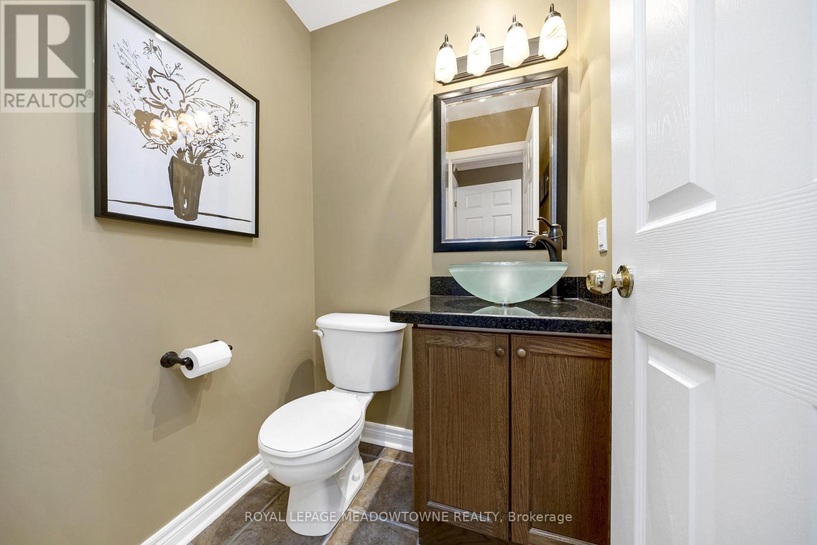 Photo 19 of 241 Ledwith Drive, Milton ON
