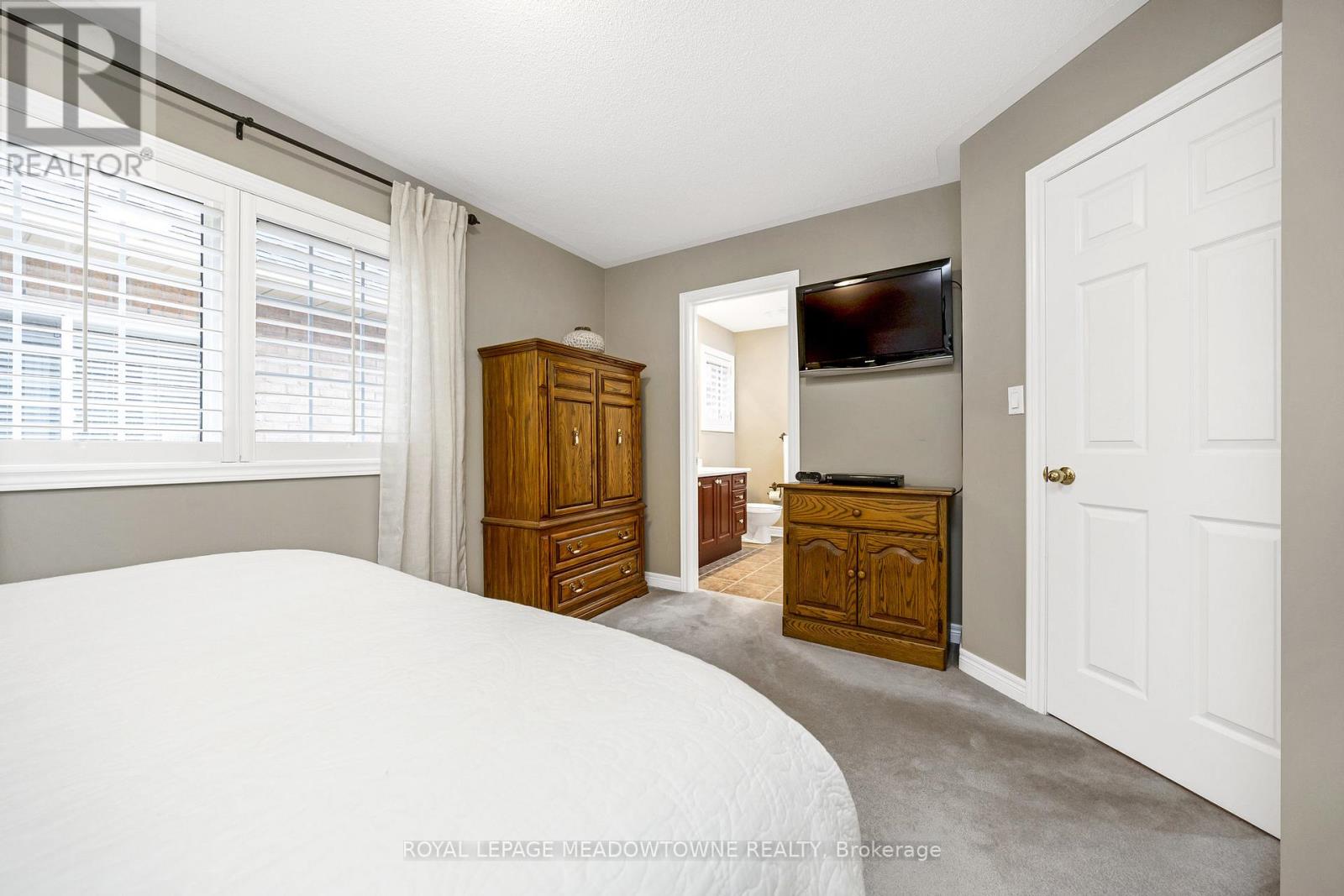 Photo 22 of 241 Ledwith Drive, Milton ON