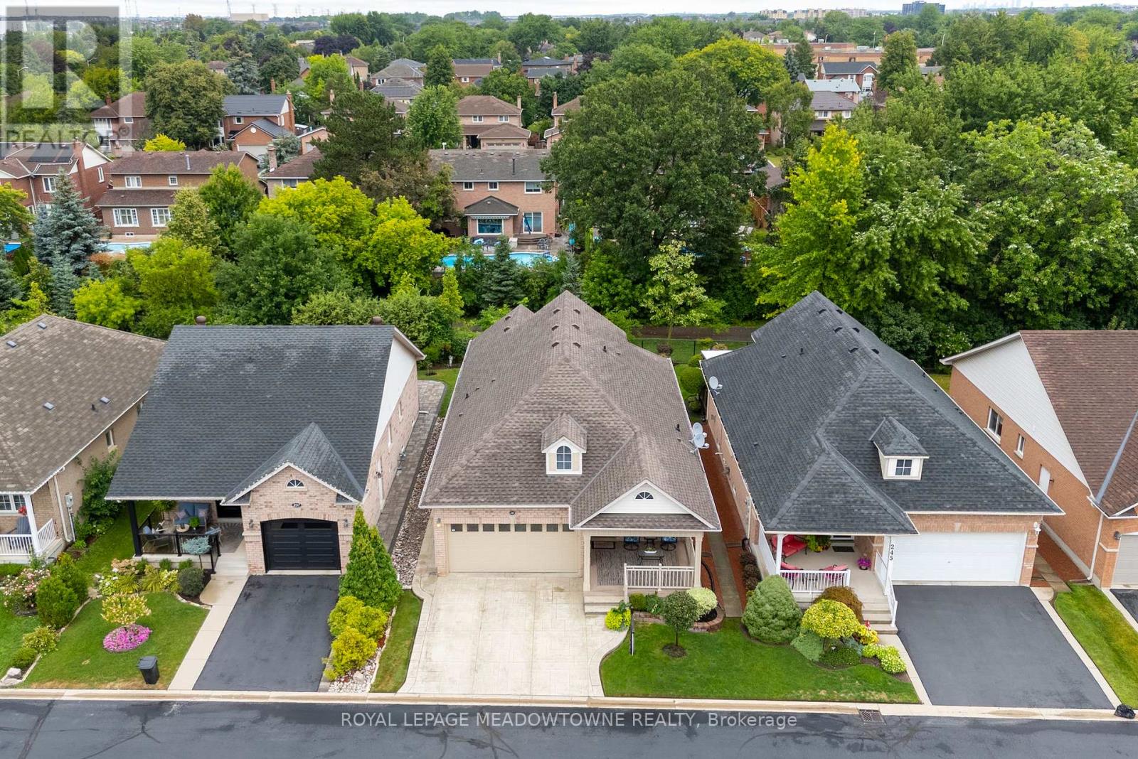 Photo 3 of 241 Ledwith Drive, Milton ON