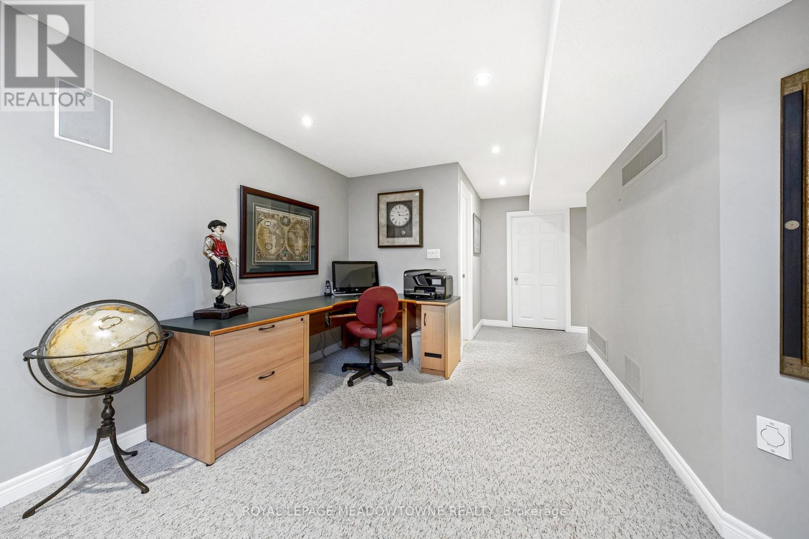 Photo 31 of 241 Ledwith Drive, Milton ON
