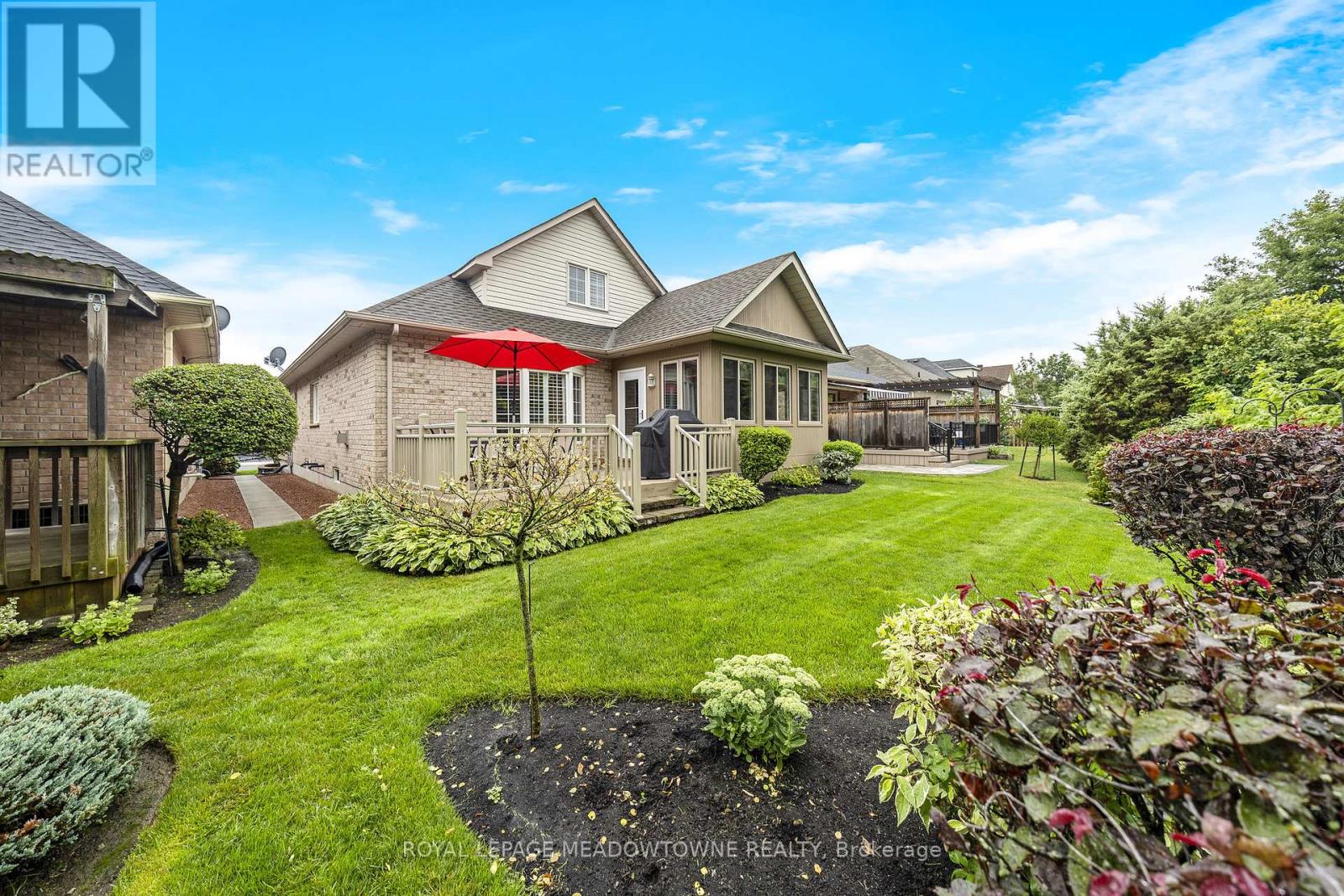 Photo 36 of 241 Ledwith Drive, Milton ON