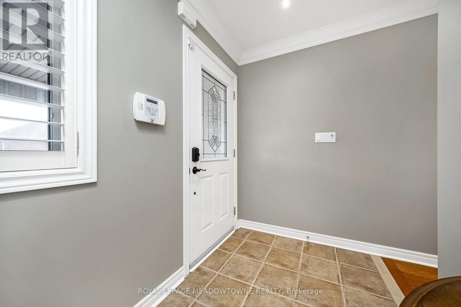 Photo 5 of 241 Ledwith Drive, Milton ON