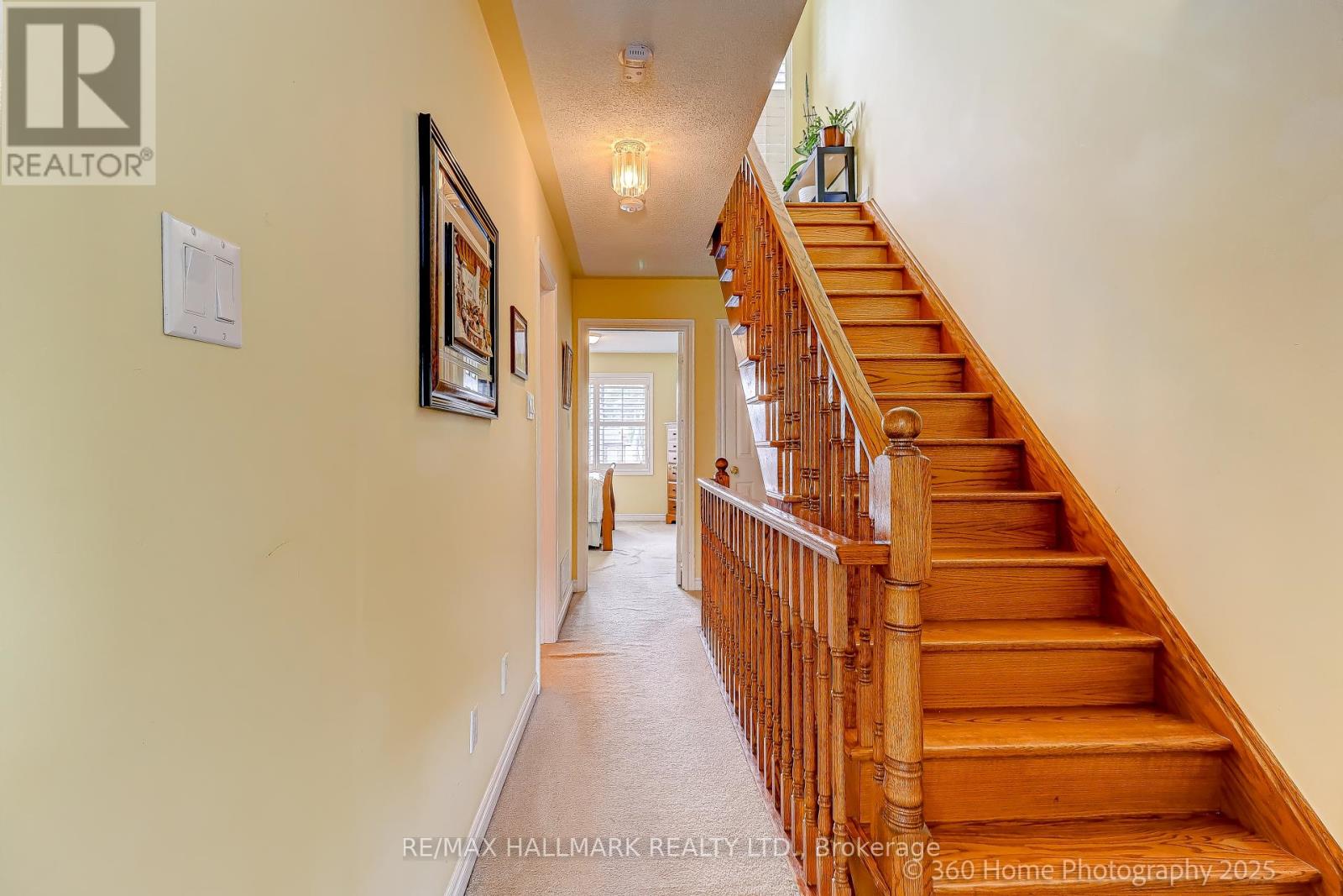 Photo 8 of 188 Rankin Crescent, Toronto ON