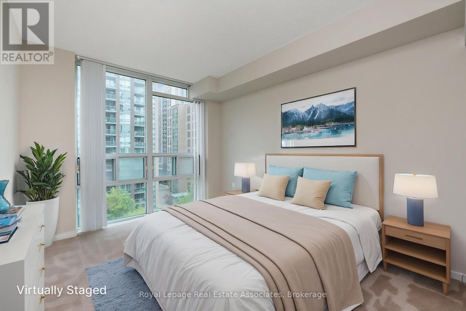 Photo 10 of 709 15 Michael Power Place, Toronto ON
