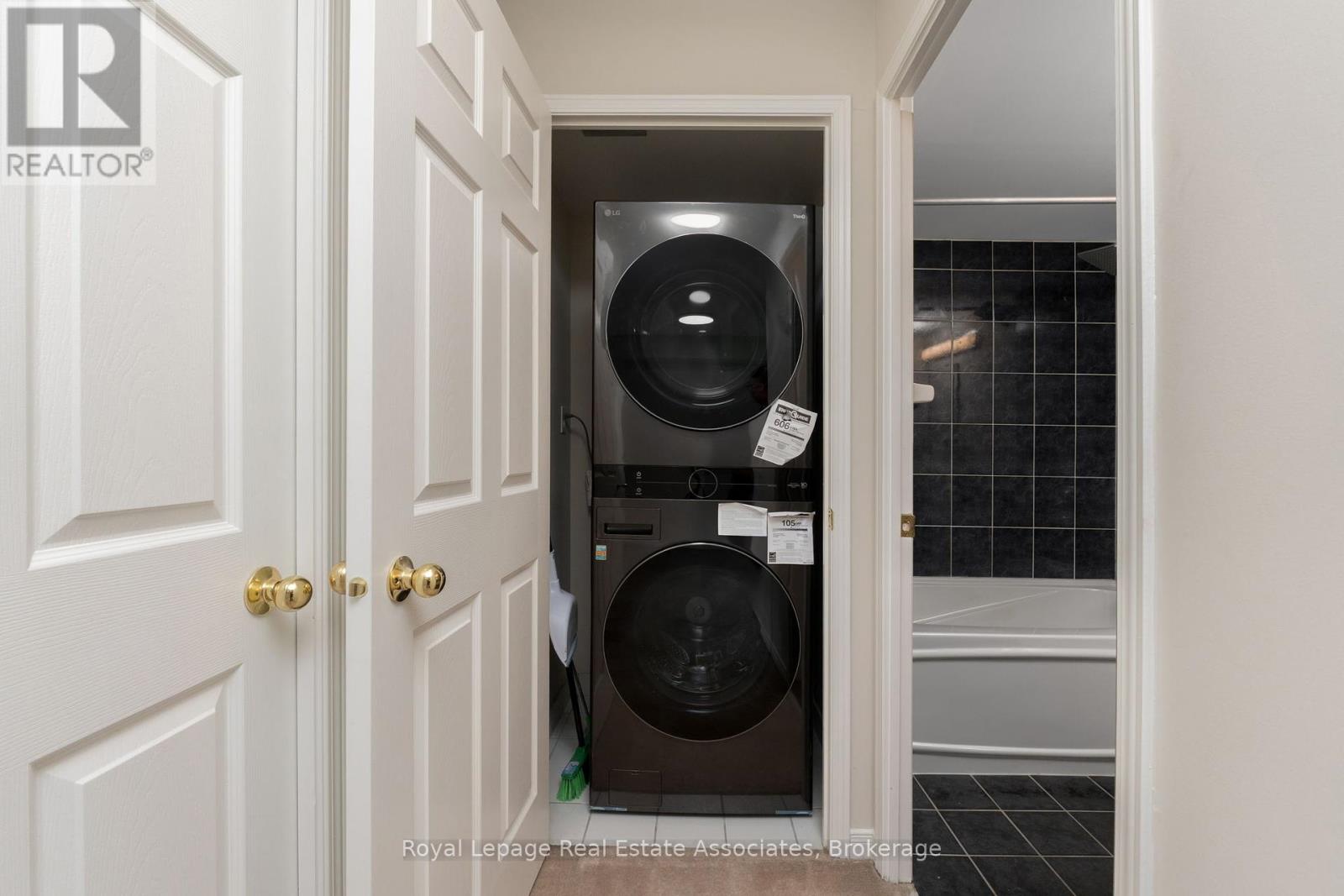 Photo 12 of 709 15 Michael Power Place, Toronto ON