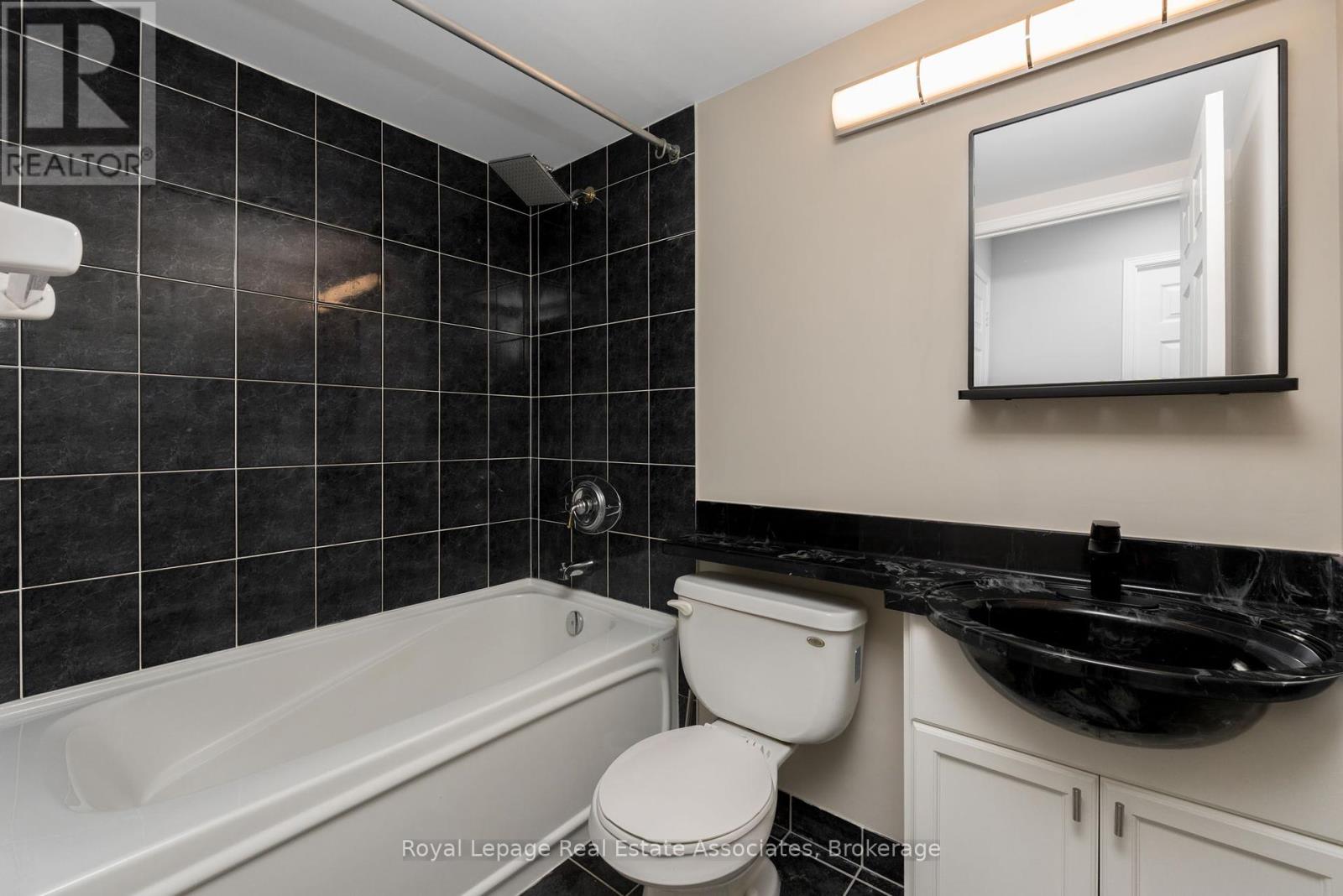 Photo 13 of 709 15 Michael Power Place, Toronto ON