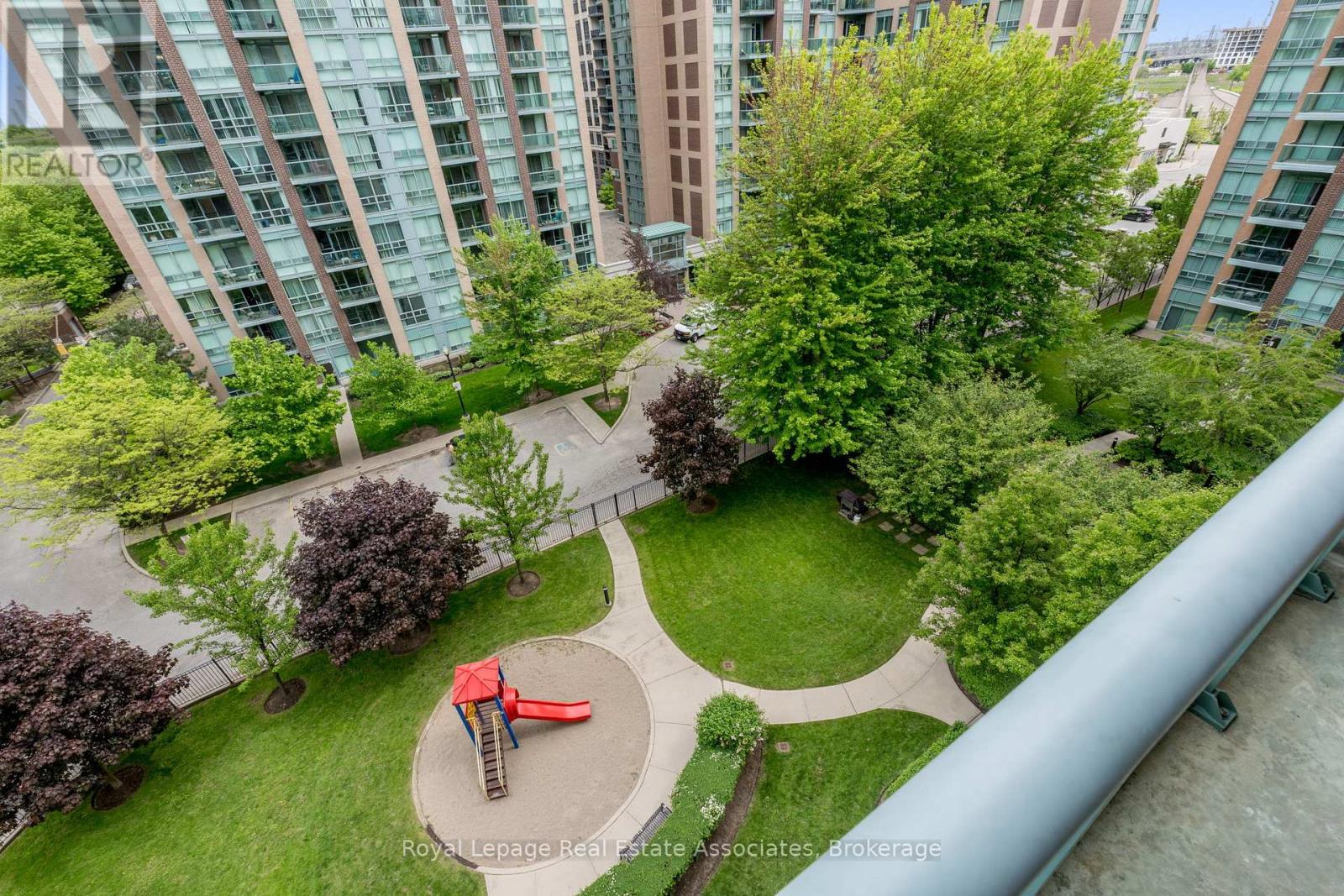 Photo 15 of 709 15 Michael Power Place, Toronto ON