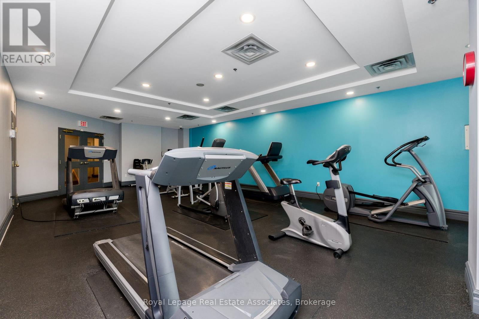Photo 20 of 709 15 Michael Power Place, Toronto ON