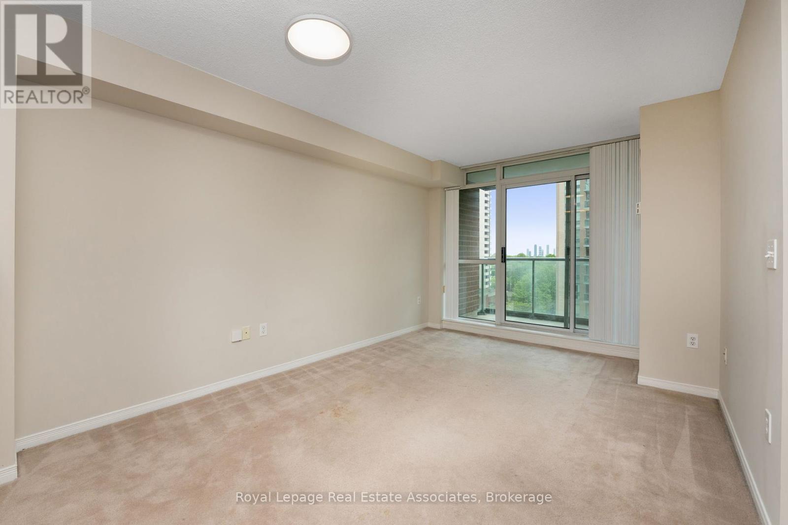 Photo 7 of 709 15 Michael Power Place, Toronto ON