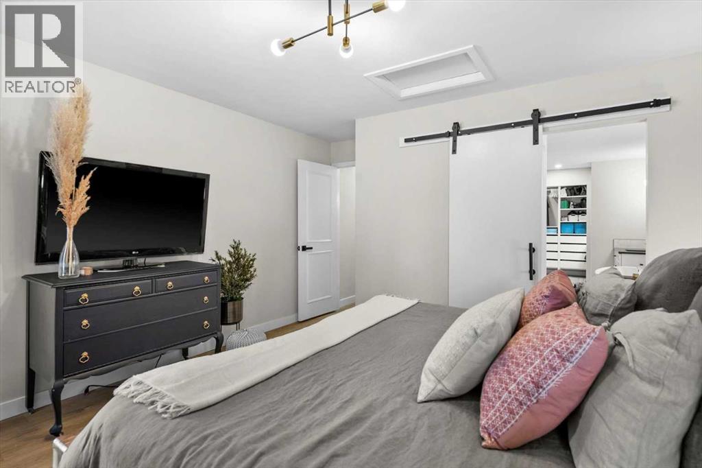 Single Family House Bungalow for Sale in   Avenue NW Silver Springs Calgary 