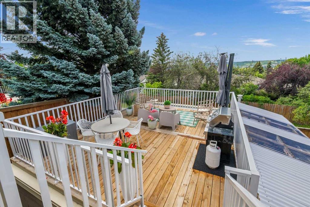 Single Family House Bungalow for Sale in   Avenue NW Silver Springs Calgary 