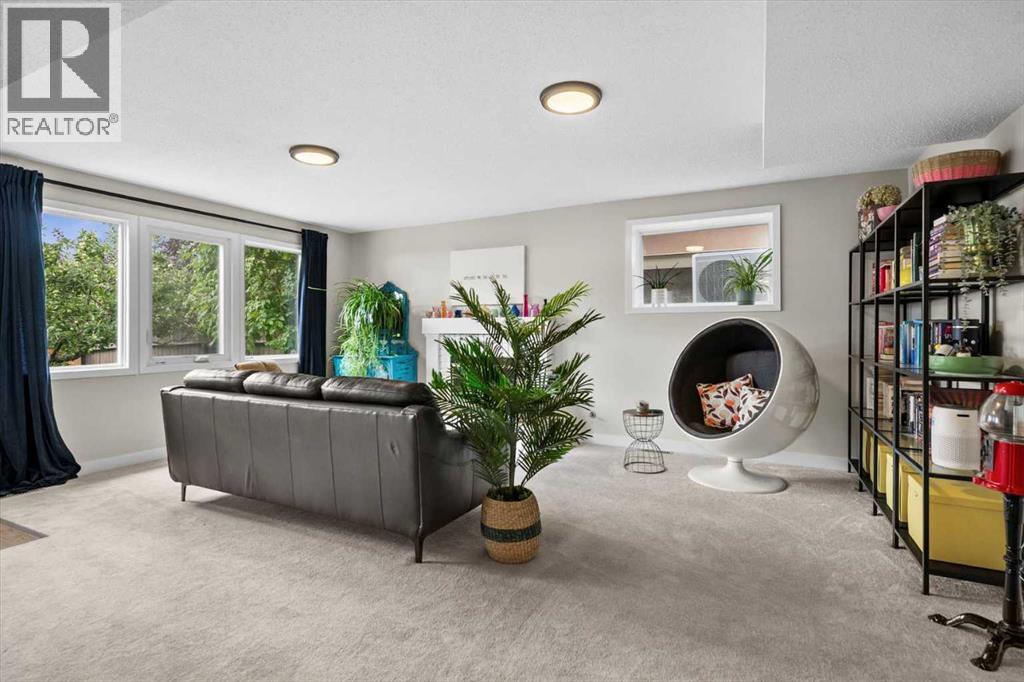 Single Family House Bungalow for Sale in   Avenue NW Silver Springs Calgary 