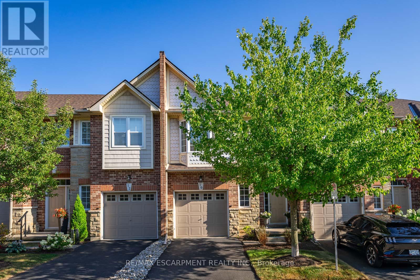 Photo 3 of 4 10 Liddycoat Lane, Hamilton ON