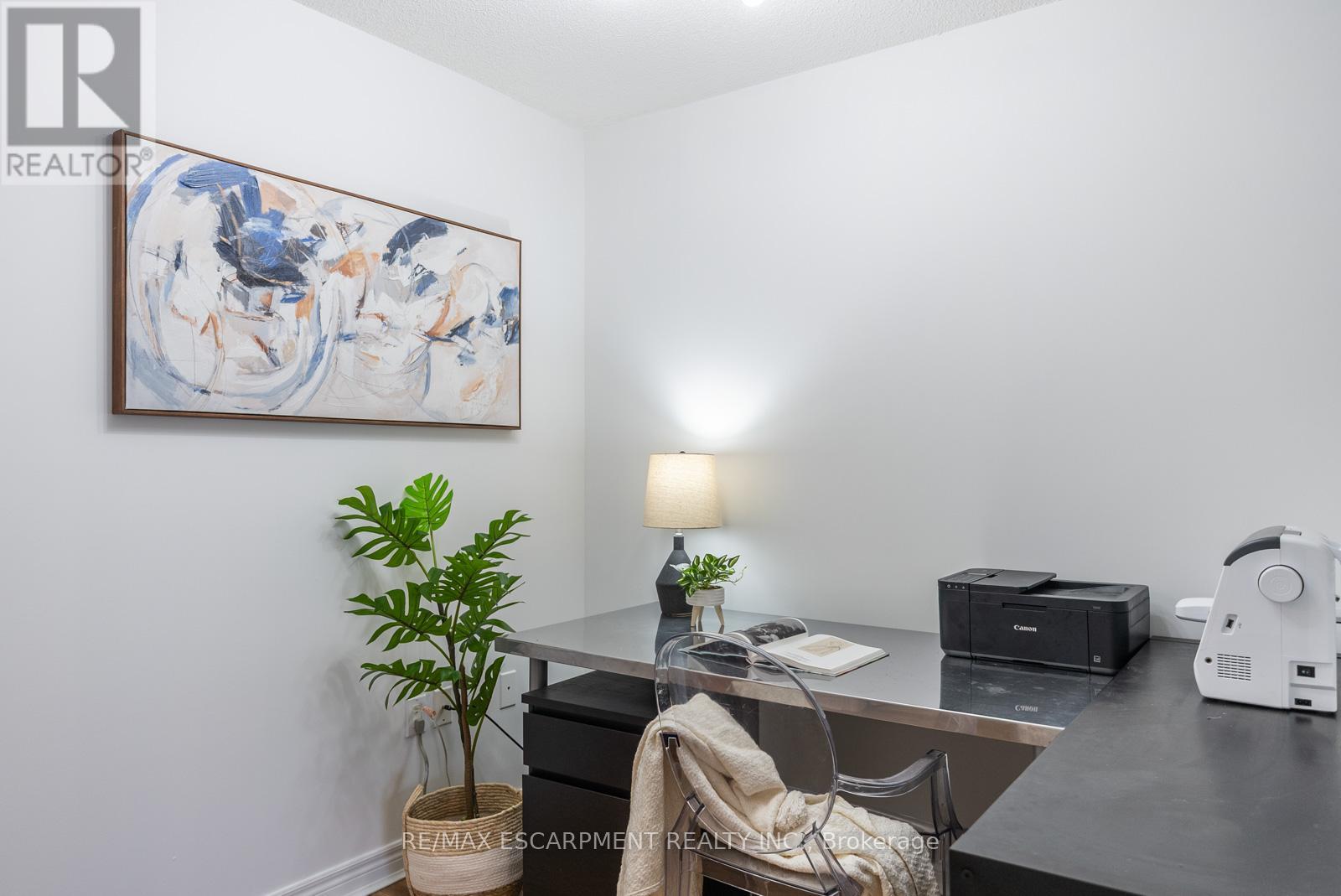 Photo 28 of 4 10 Liddycoat Lane, Hamilton ON