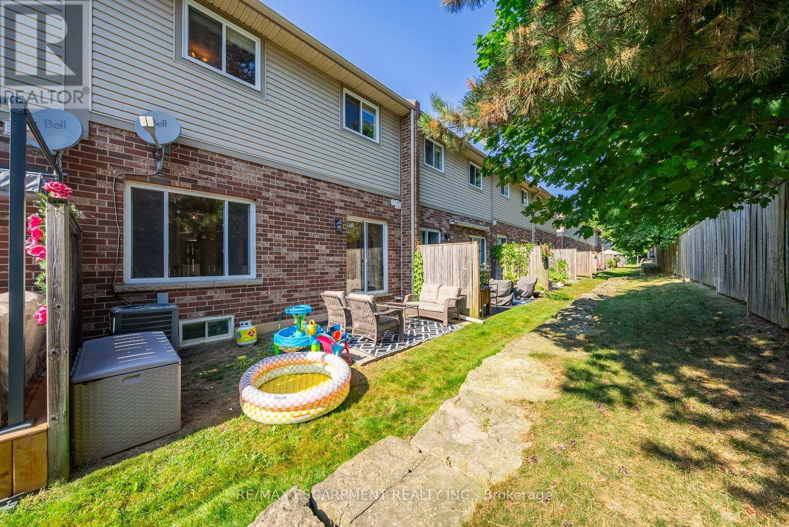 Photo 7 of 4 10 Liddycoat Lane, Hamilton ON