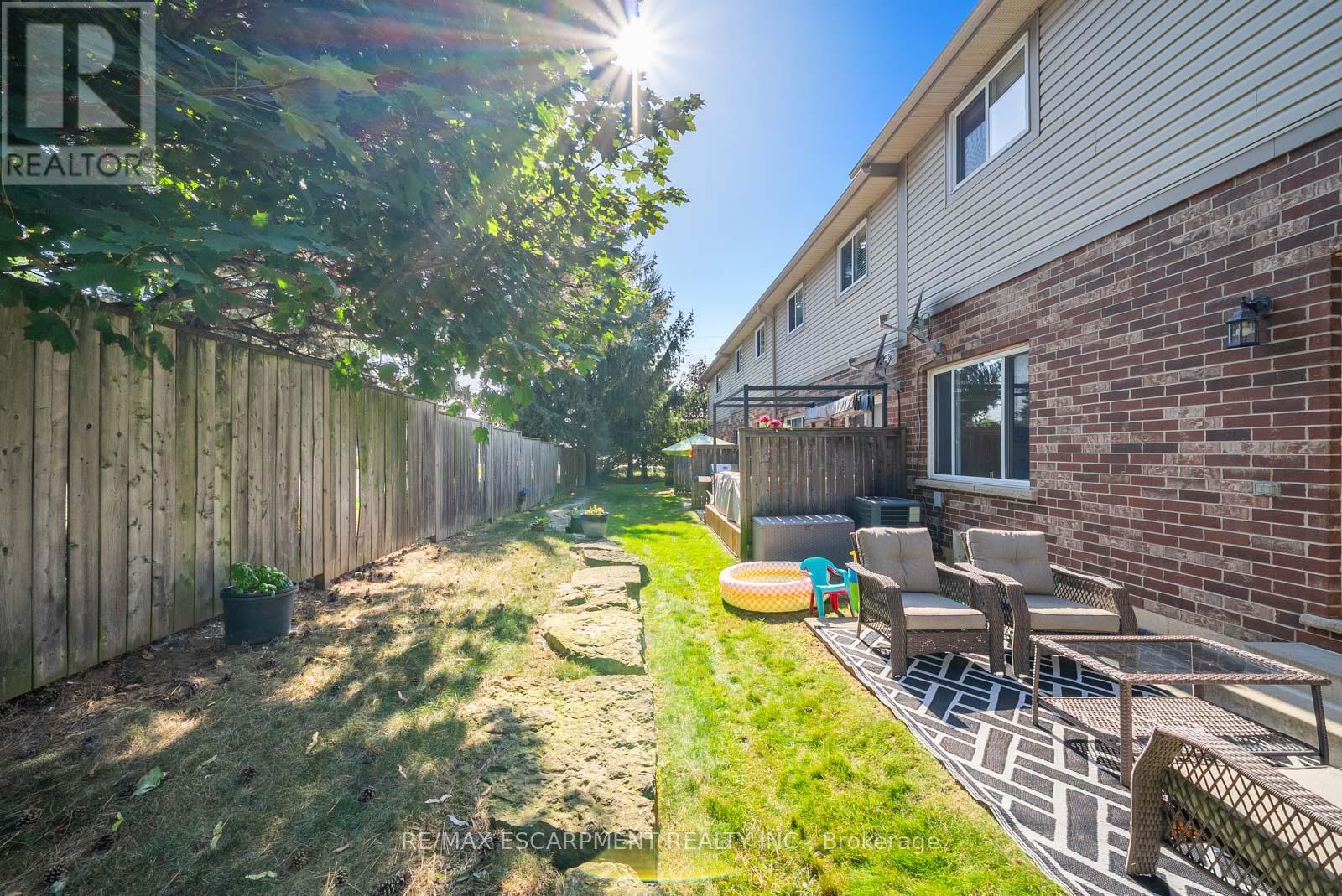 Photo 36 of 4 10 Liddycoat Lane, Hamilton ON