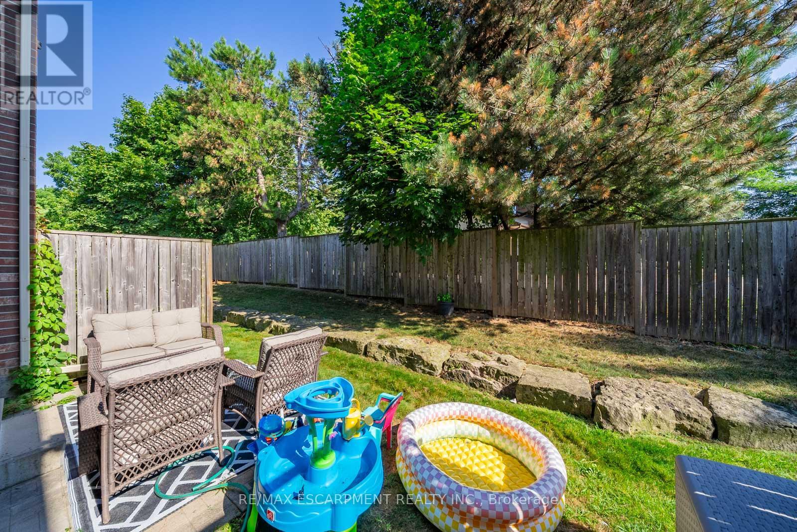 Photo 34 of 4 10 Liddycoat Lane, Hamilton ON