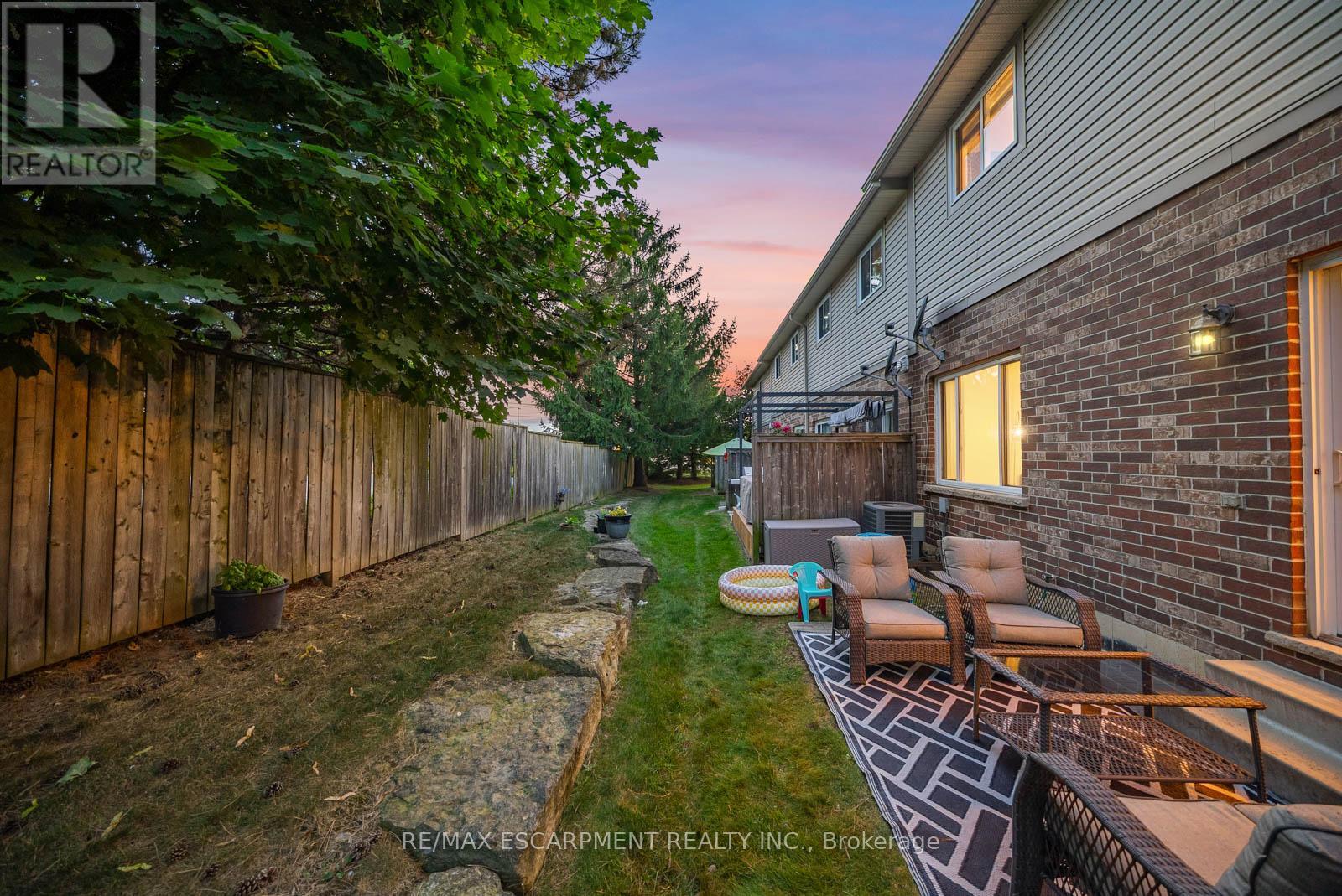 Photo 22 of 4 10 Liddycoat Lane, Hamilton ON