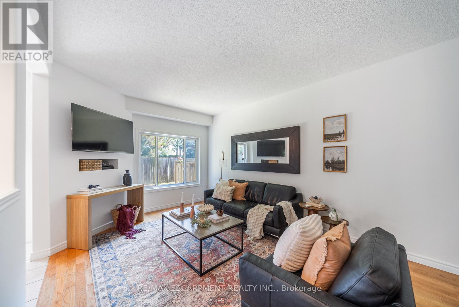 Photo 29 of 4 10 Liddycoat Lane, Hamilton ON