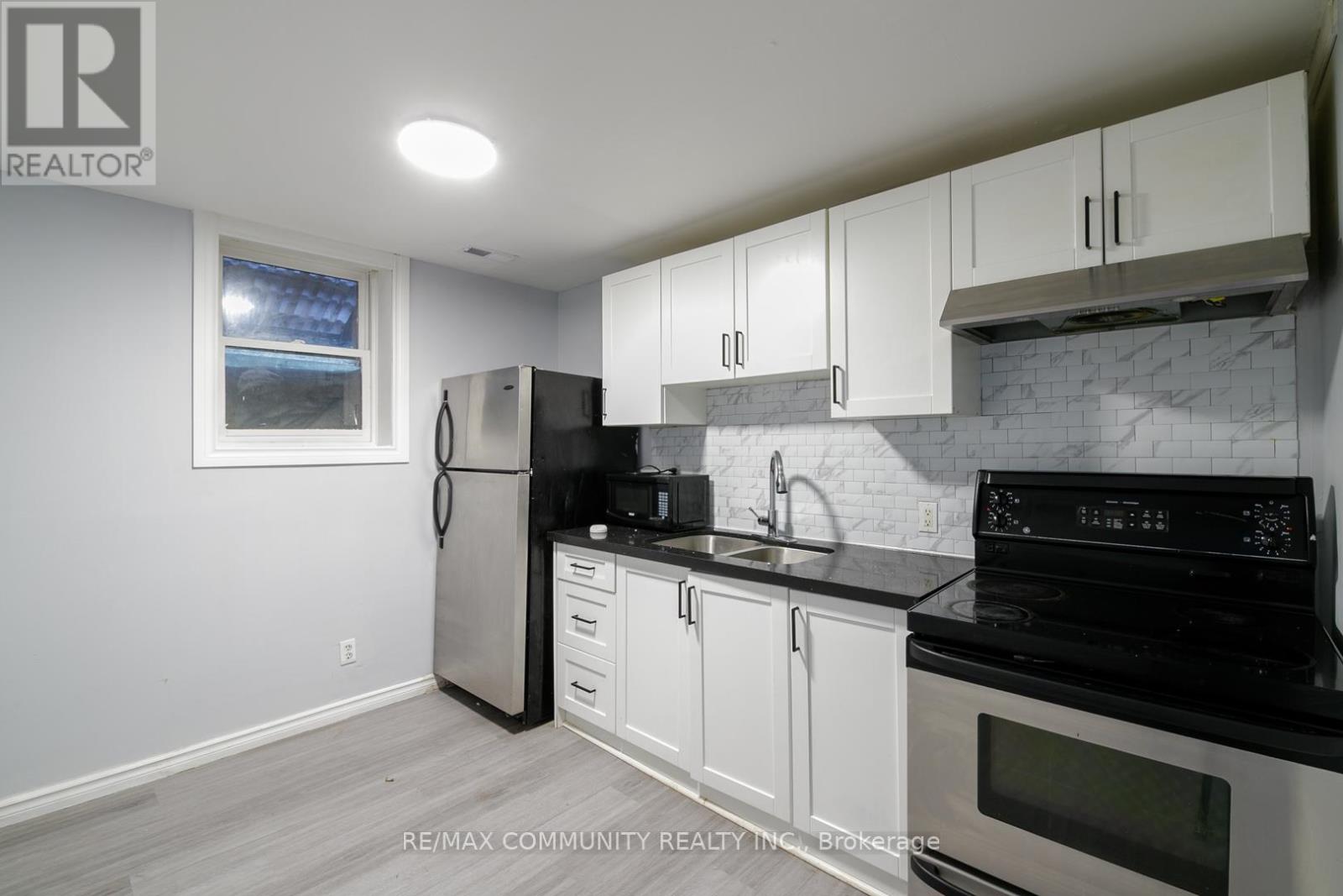 Photo 13 of 52 Hillside Street, Belleville ON