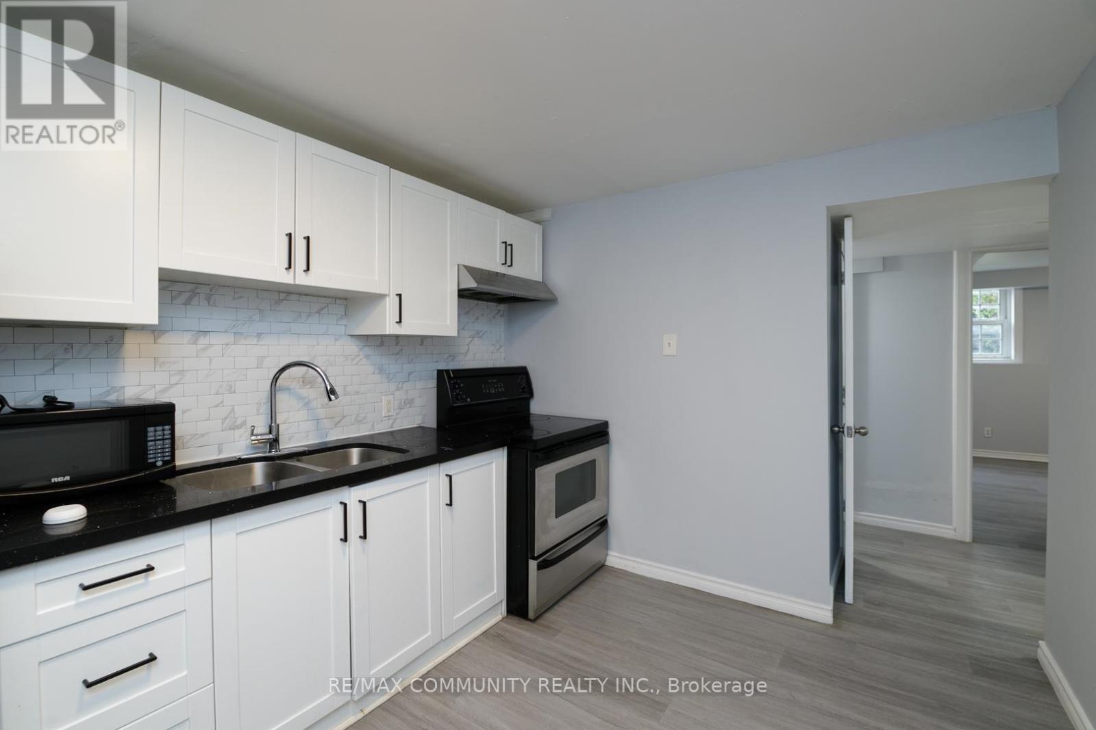 Photo 14 of 52 Hillside Street, Belleville ON