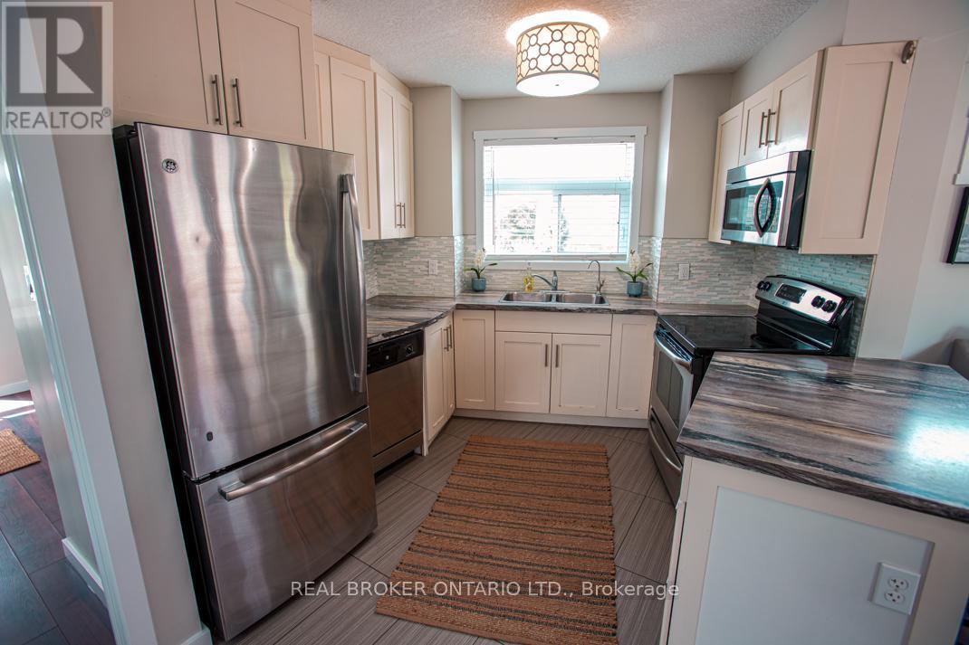 Photo 10 of B 489 East Avenue, Kitchener ON