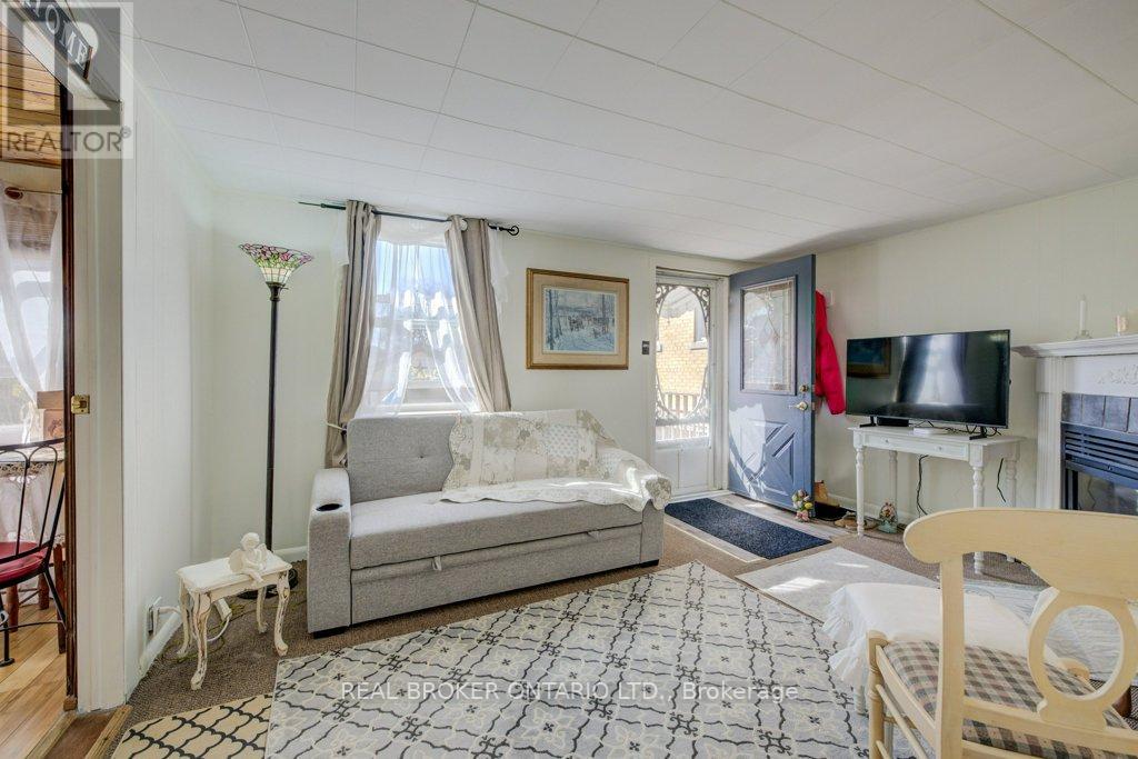 Photo 10 of 458 Upper Wentworth Street, Hamilton ON