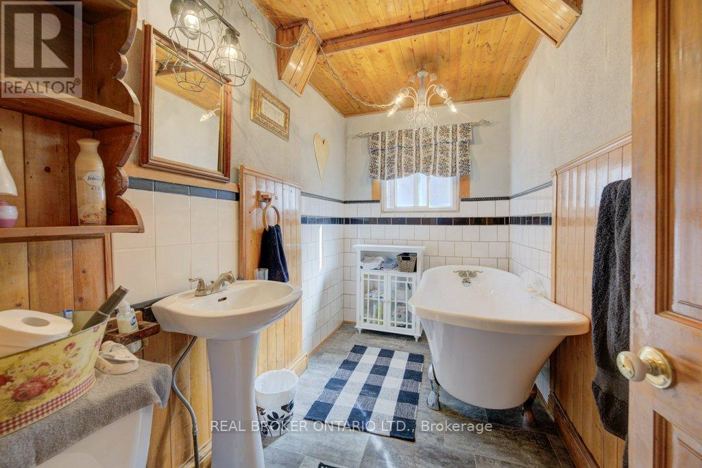 Photo 17 of 458 Upper Wentworth Street, Hamilton ON