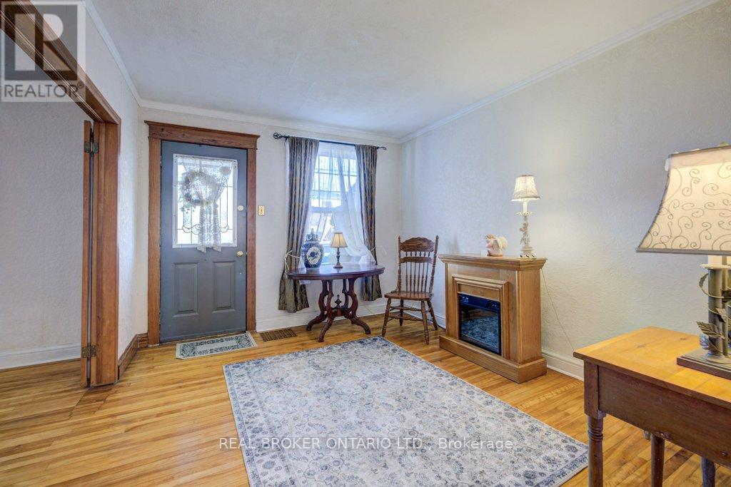 Photo 4 of 458 Upper Wentworth Street, Hamilton ON