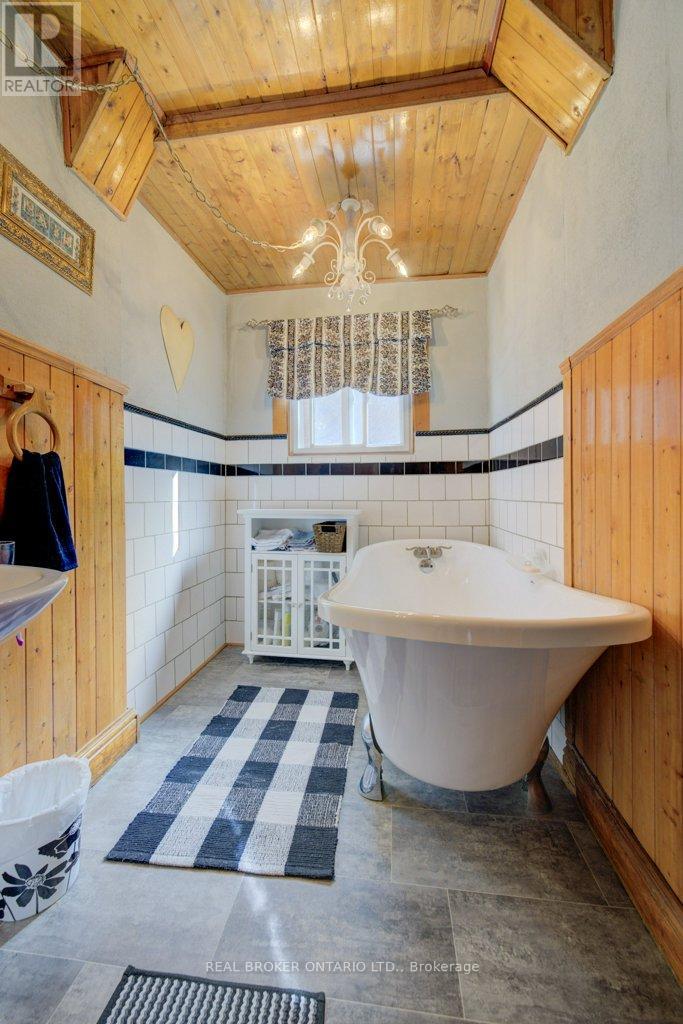 Photo 8 of 458 Upper Wentworth Street, Hamilton ON