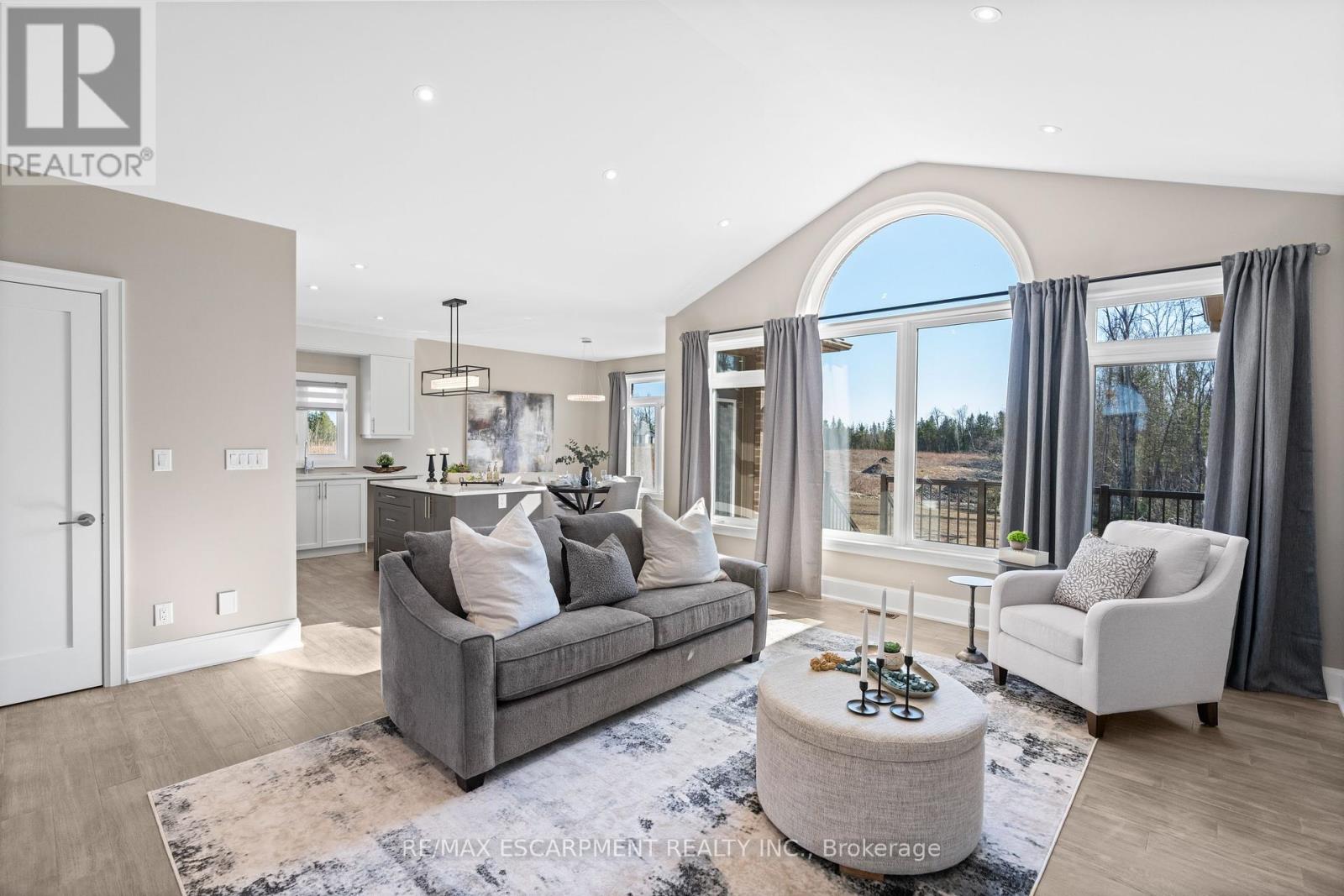 Photo 4 of 580 Patterson Road, Kawartha Lakes ON