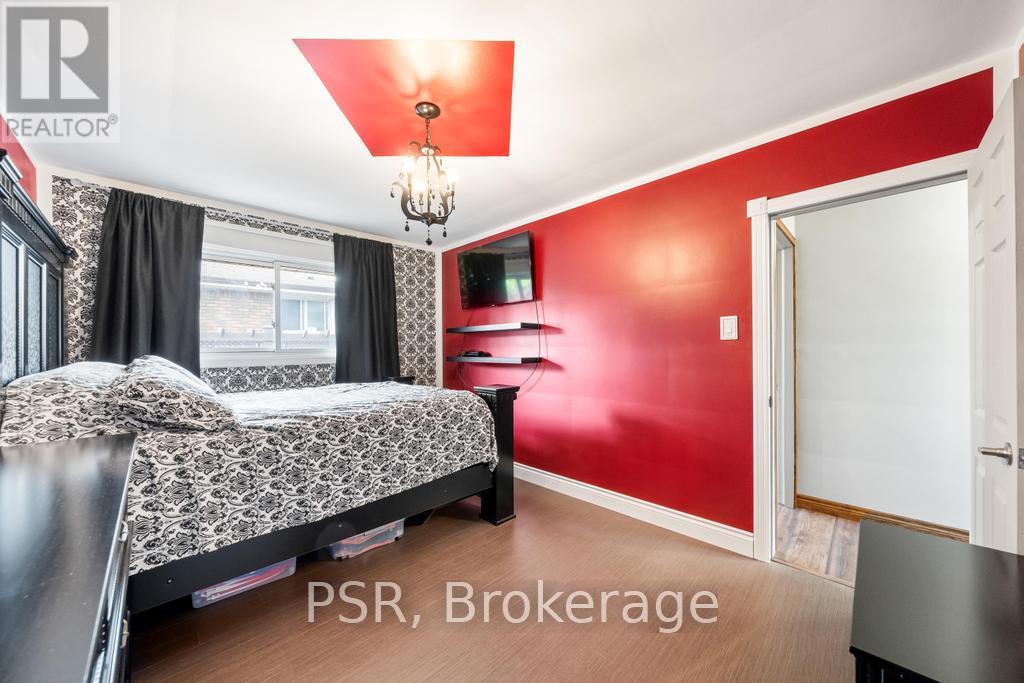 Photo 23 of 117 Sunrise Drive, Hamilton ON
